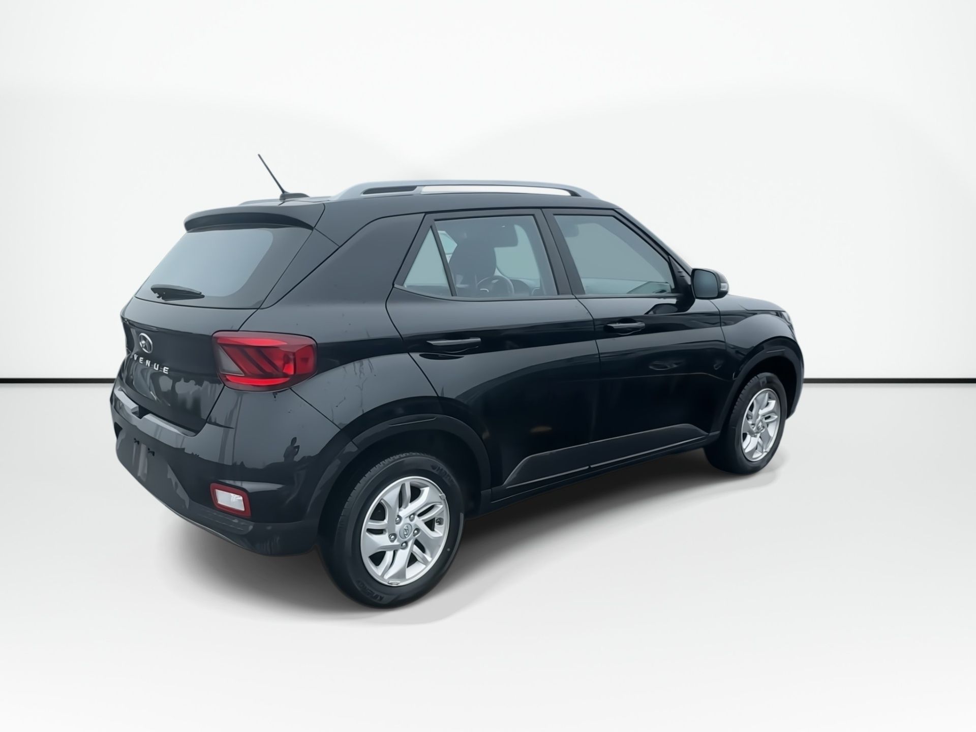 Photo 2025 Hyundai Venue Preferred | Htd Sts | Keyless | Warranty to 2030 #2