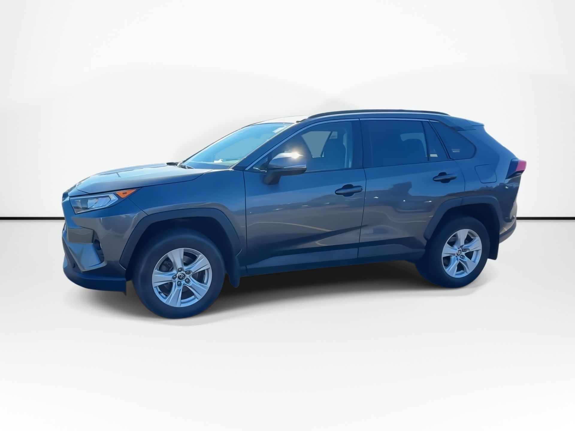 Photo 2021 Toyota RAV4 XLE | Roof | HtdSeat | Cam | Bluetooth | USB #5