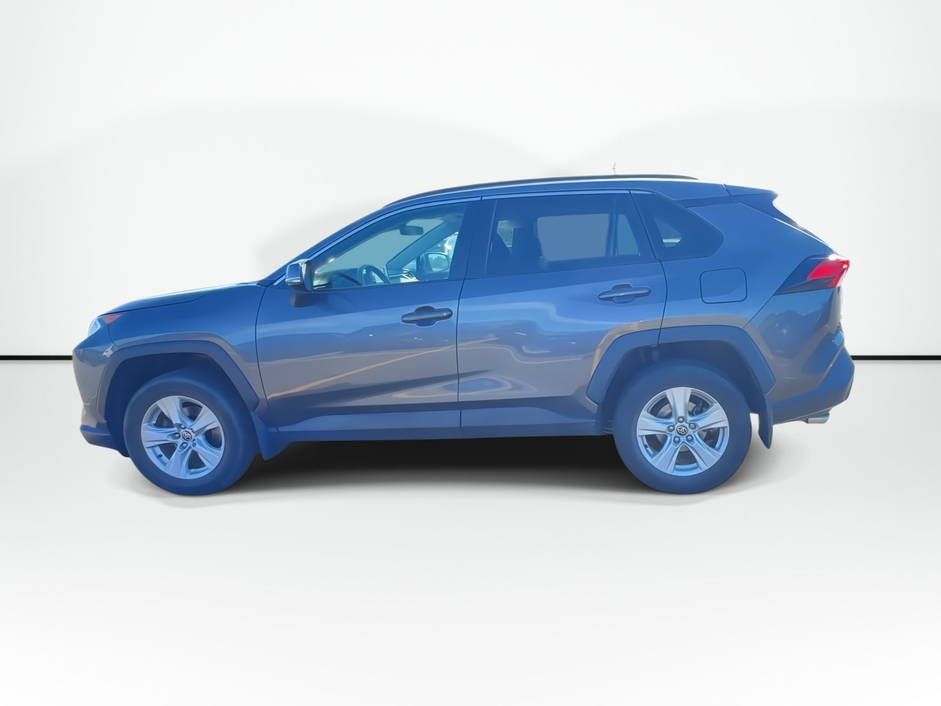 Photo 2021 Toyota RAV4 XLE | Roof | HtdSeat | Cam | Bluetooth | USB #6
