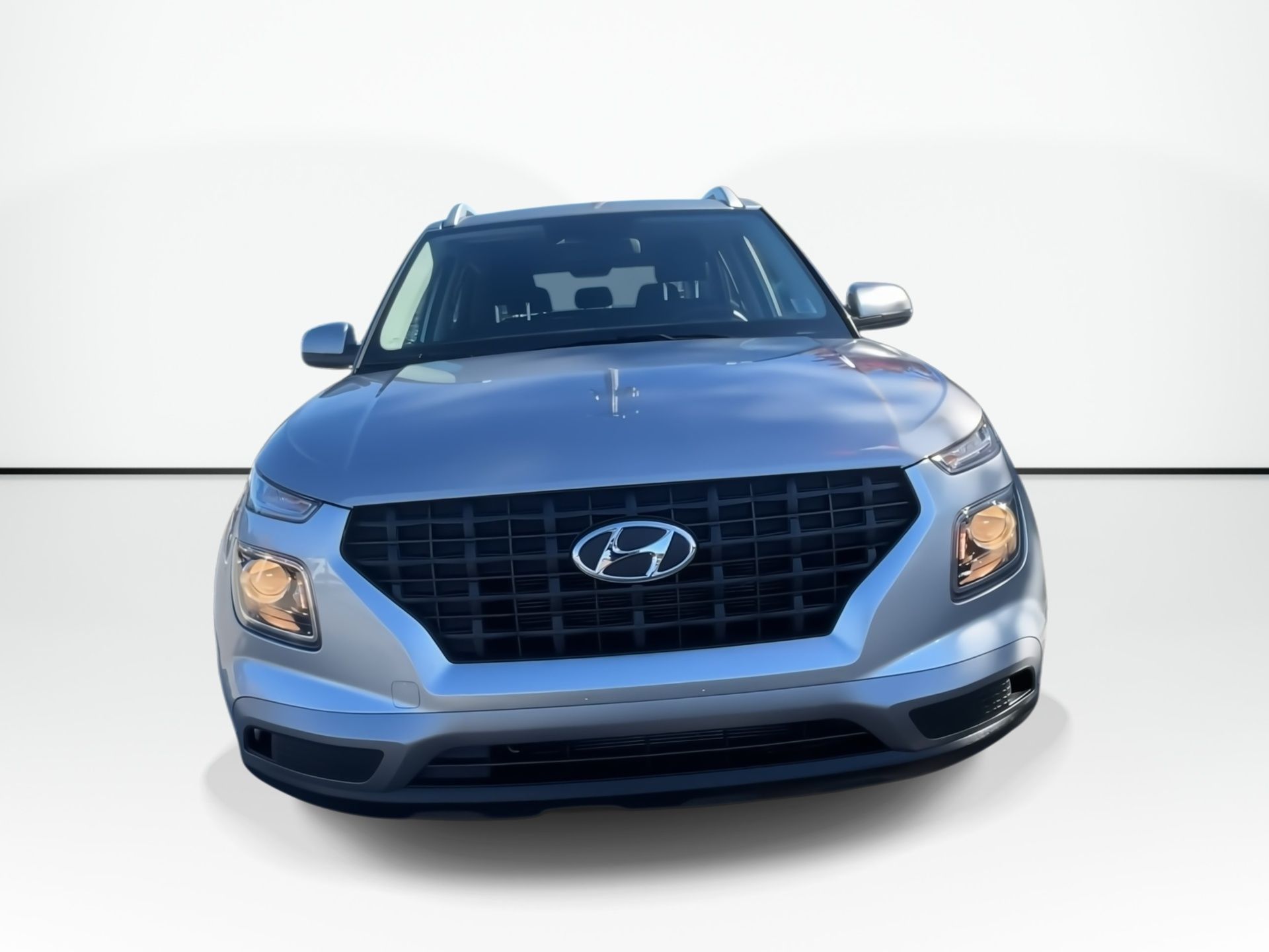 Photo 2025 Hyundai Venue Preferred | Cam | USB | Warranty to 2030 #3