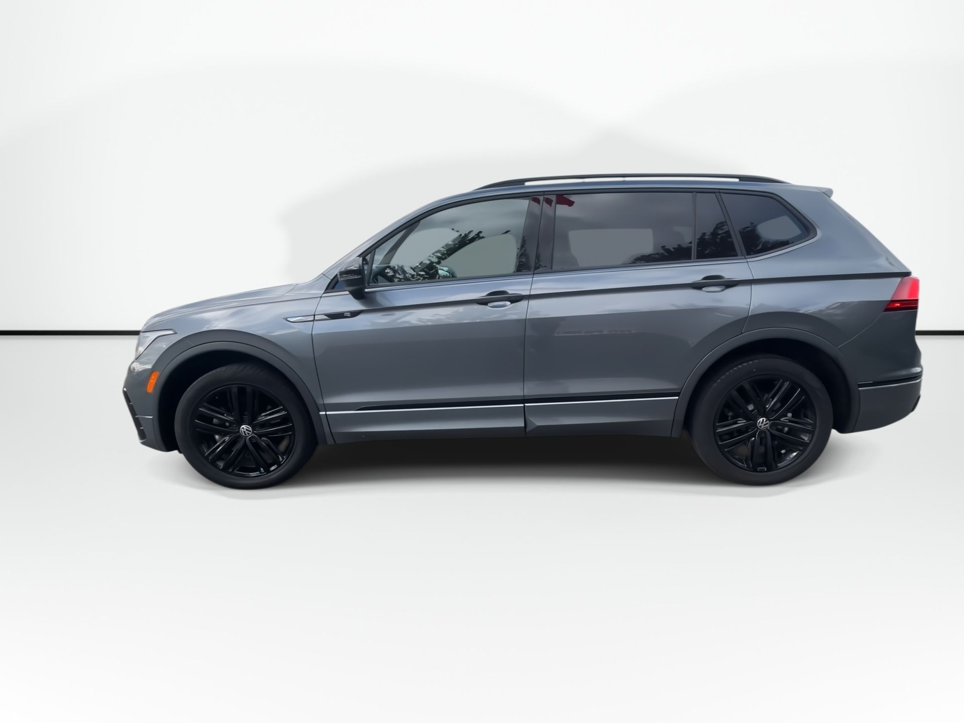 Photo Volkswagen Tiguan R-Line Black Edition | Leather | Roof | HtdSeats 2022 #5