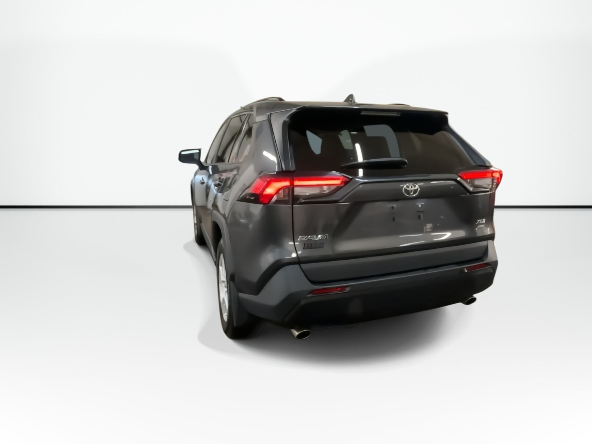 Photo 2021 Toyota RAV4 XLE #7