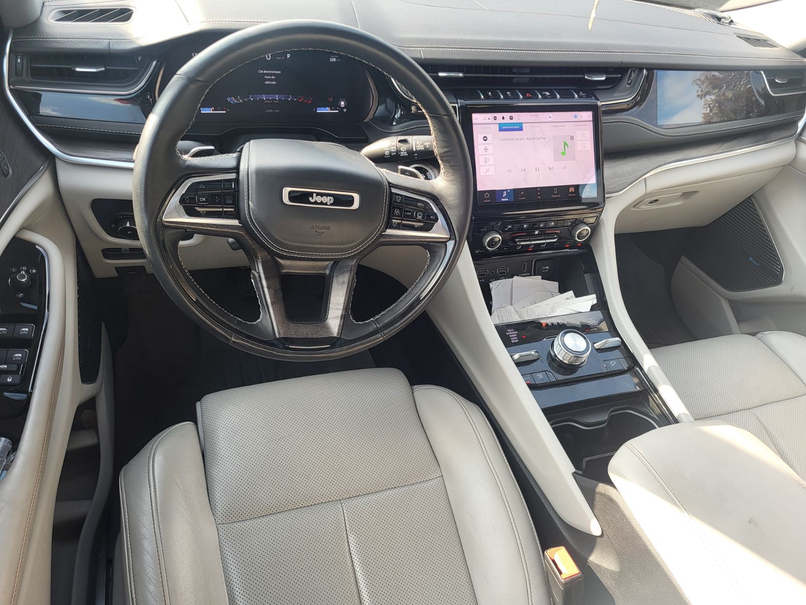 2023 Jeep Grand Cherokee L in Dollard-des-Ormeaux, Quebec