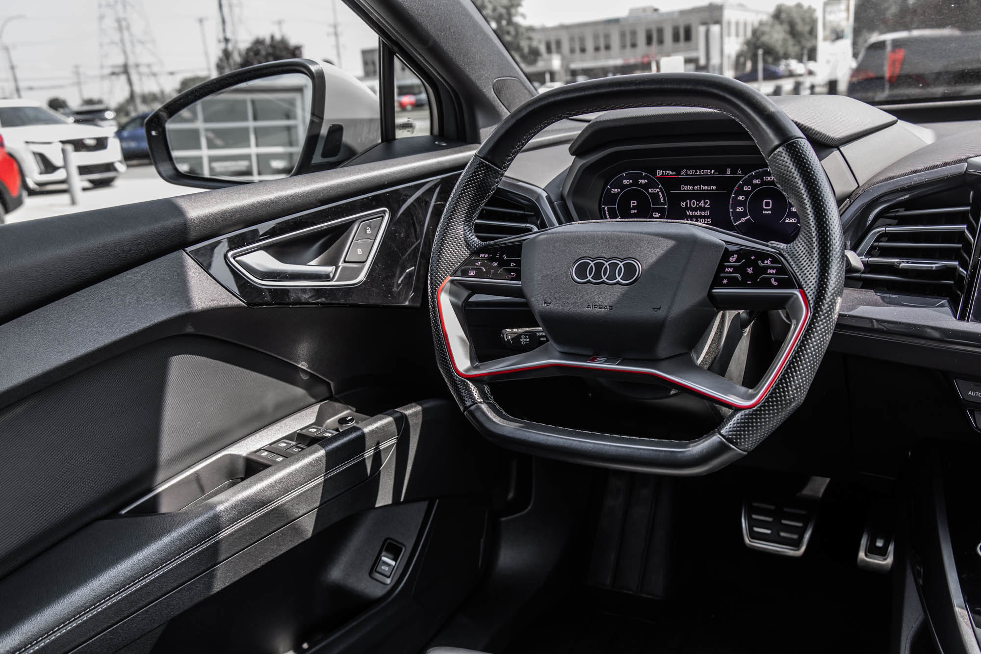 2022 Audi Q4 e-tron in Dollard-des-Ormeaux, Quebec