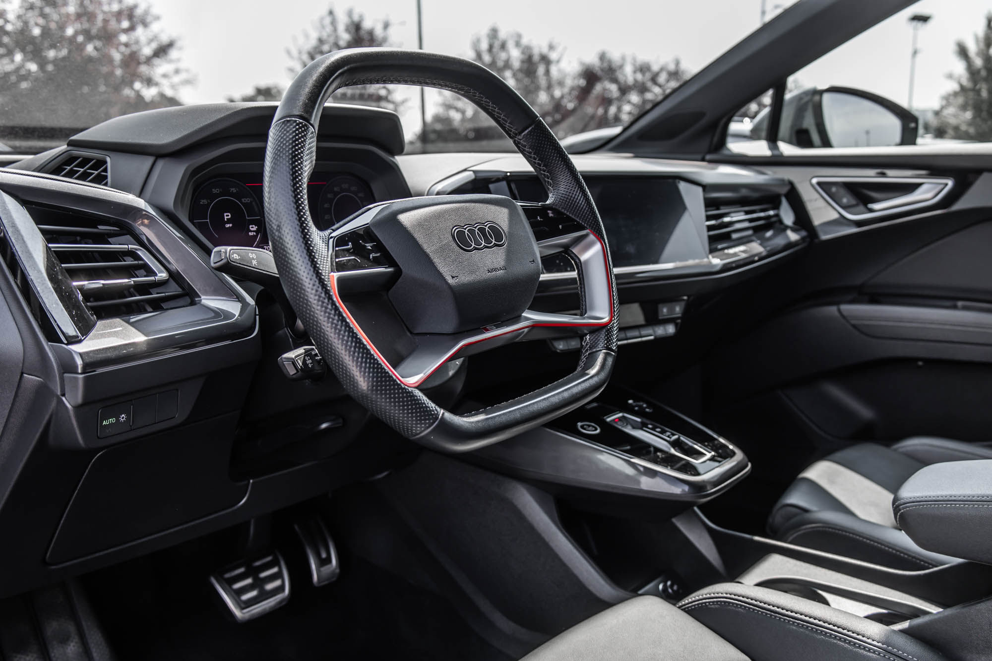 2022 Audi Q4 e-tron in Dollard-des-Ormeaux, Quebec