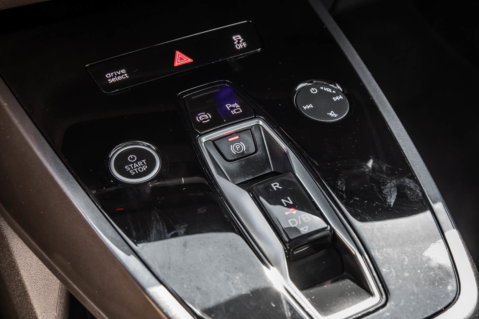 2022 Audi Q4 e-tron in Dollard-des-Ormeaux, Quebec