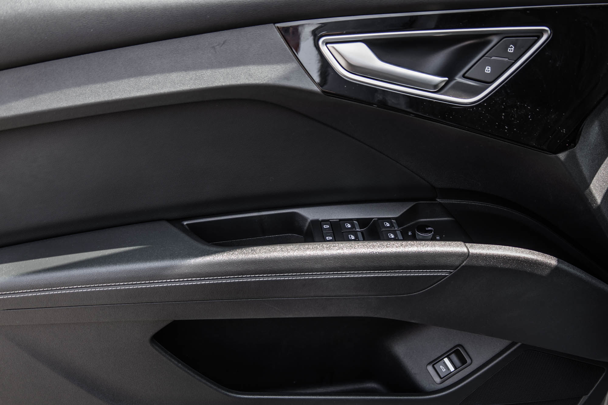 2022 Audi Q4 e-tron in Dollard-des-Ormeaux, Quebec