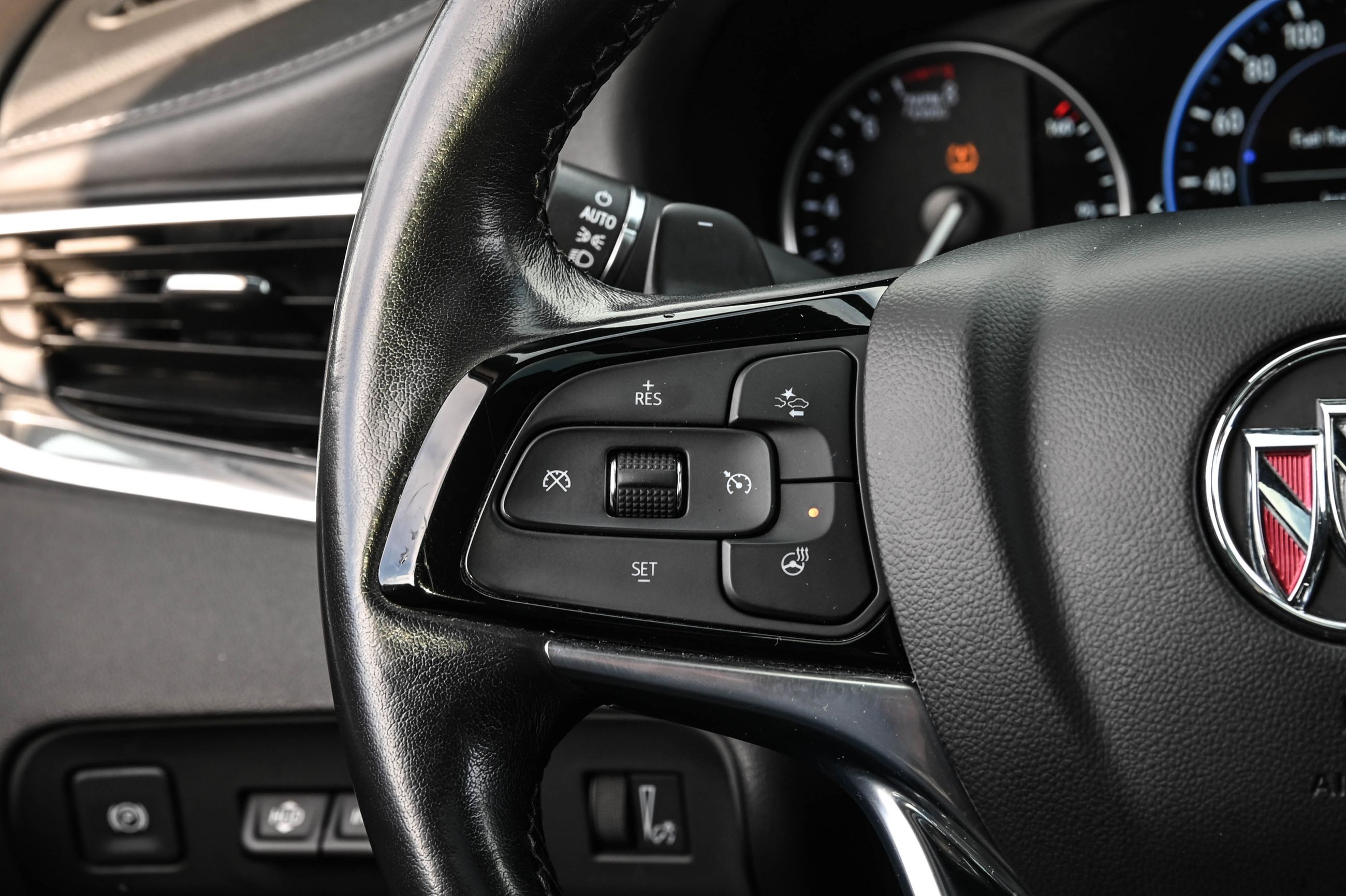 2022 Buick Enclave in Dollard-des-Ormeaux, Quebec