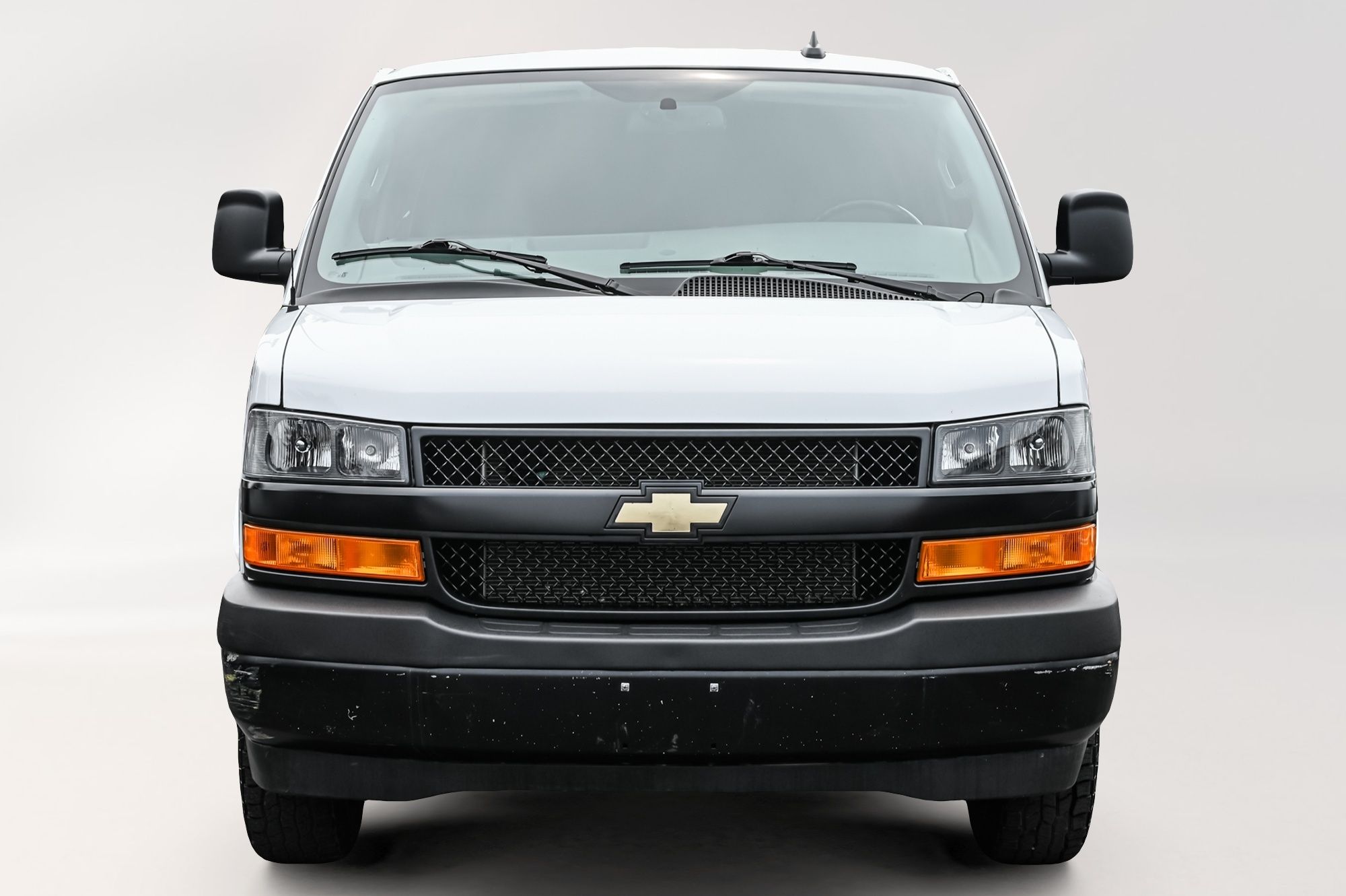 2023 Chevrolet Express Cargo Van in Dollard-des-Ormeaux, Quebec
