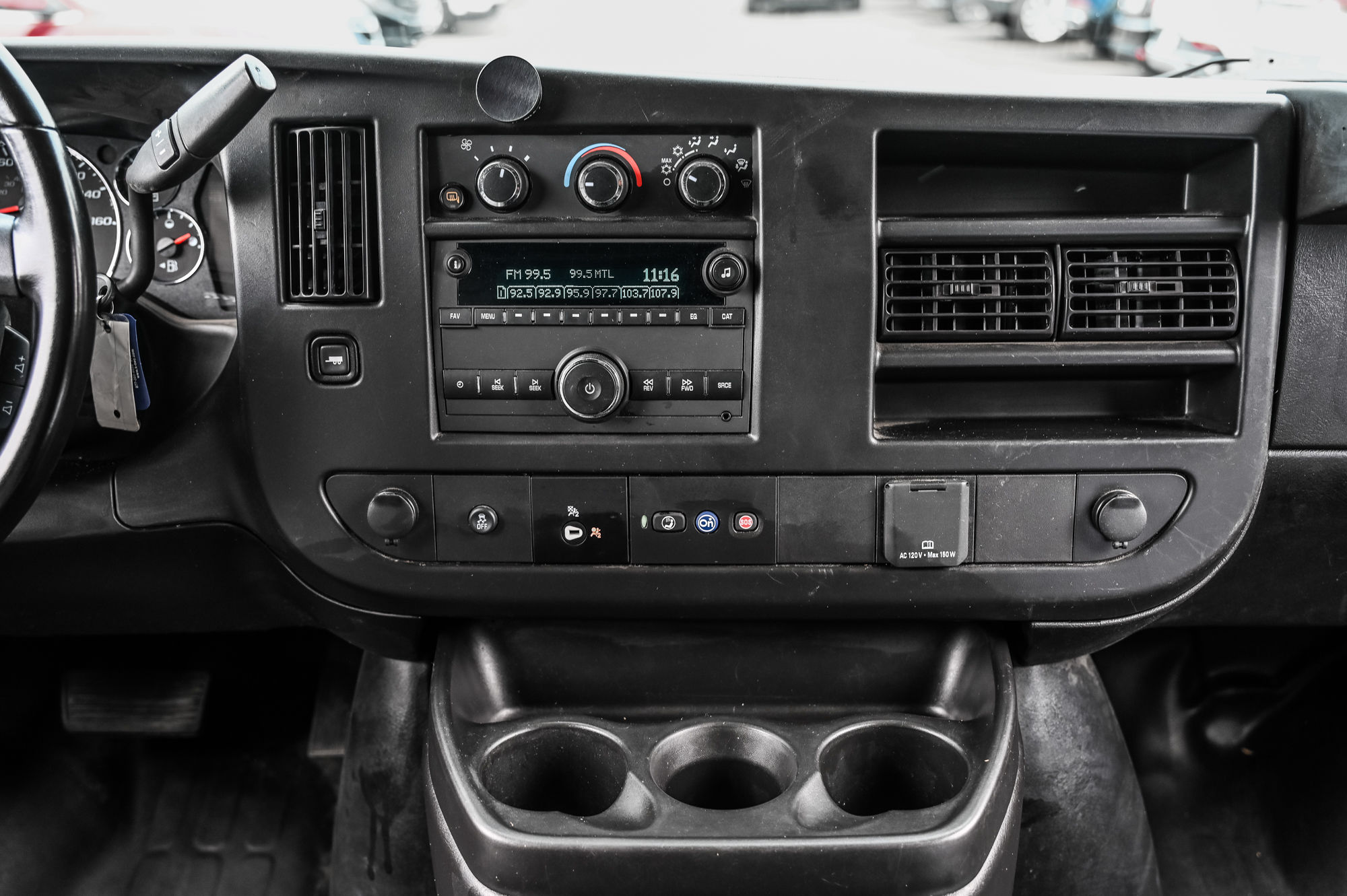 2023 Chevrolet Express Cargo Van in Dollard-des-Ormeaux, Quebec