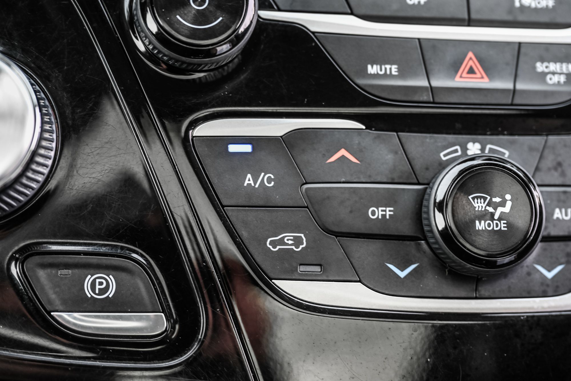 Chrysler Pacifica Hybrid  2019 à Dollard-des-Ormeaux, Québec