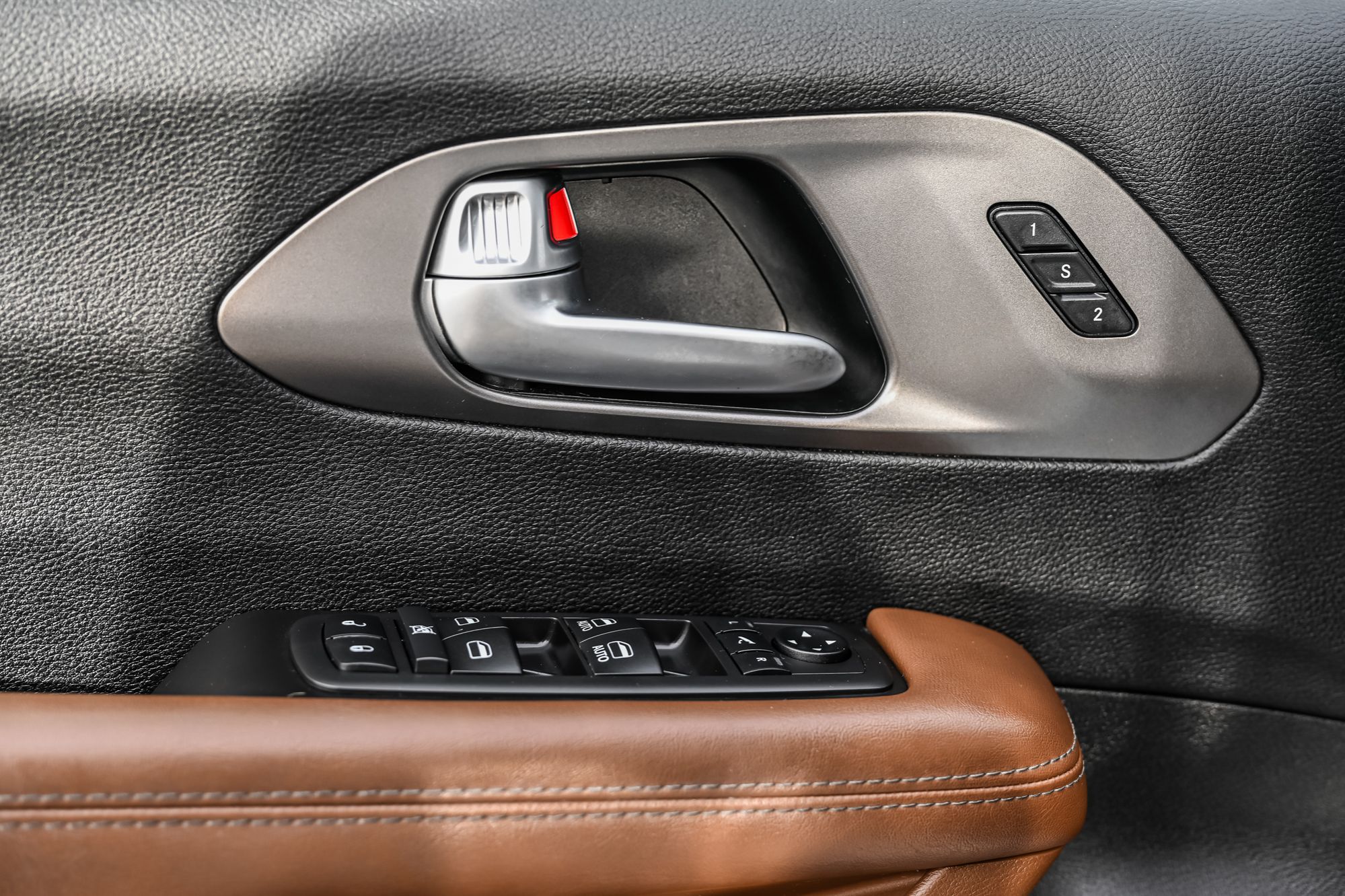 Chrysler Pacifica Hybrid  2019 à Dollard-des-Ormeaux, Québec