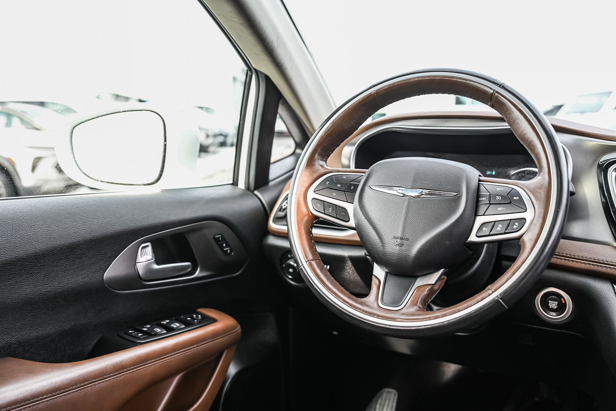 Chrysler Pacifica Hybrid  2019 à Dollard-des-Ormeaux, Québec