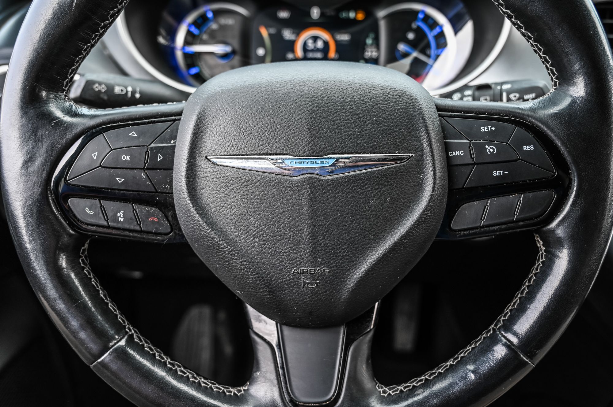 2020 Chrysler Pacifica Hybrid in Dollard-des-Ormeaux, Quebec