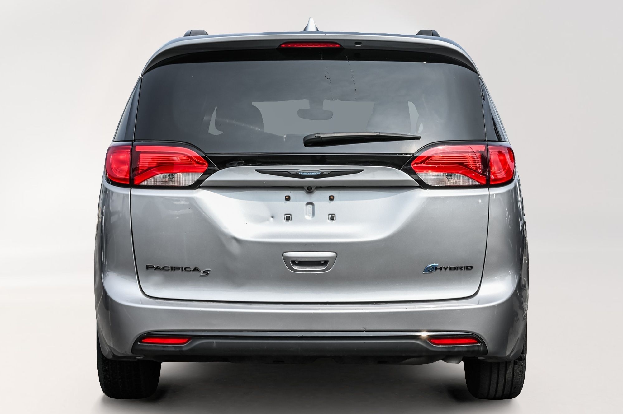 2020 Chrysler Pacifica Hybrid in Dollard-des-Ormeaux, Quebec