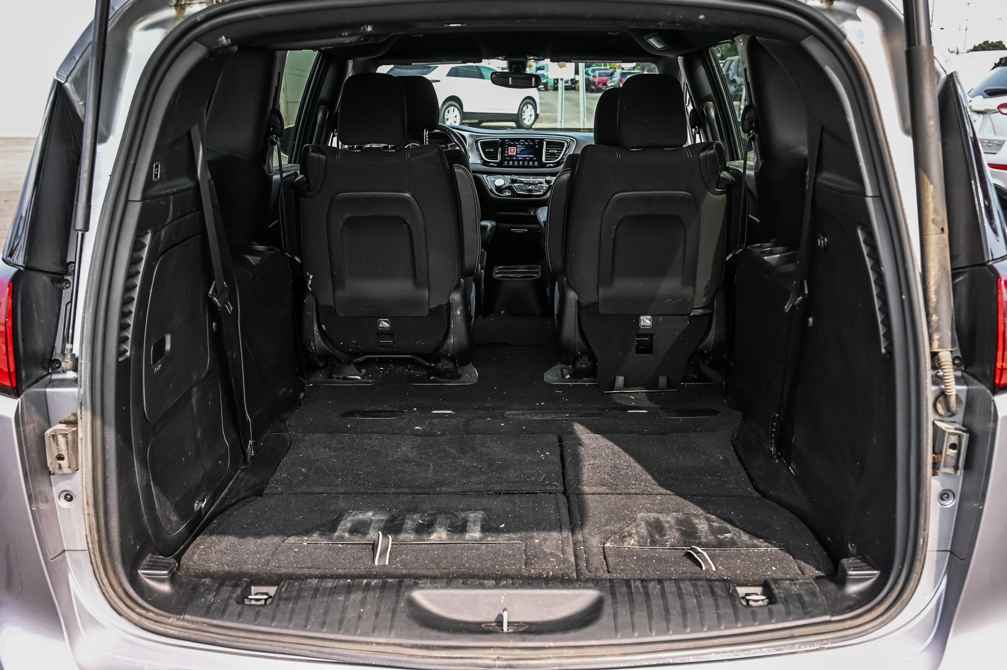 2020 Chrysler Pacifica Hybrid in Dollard-des-Ormeaux, Quebec