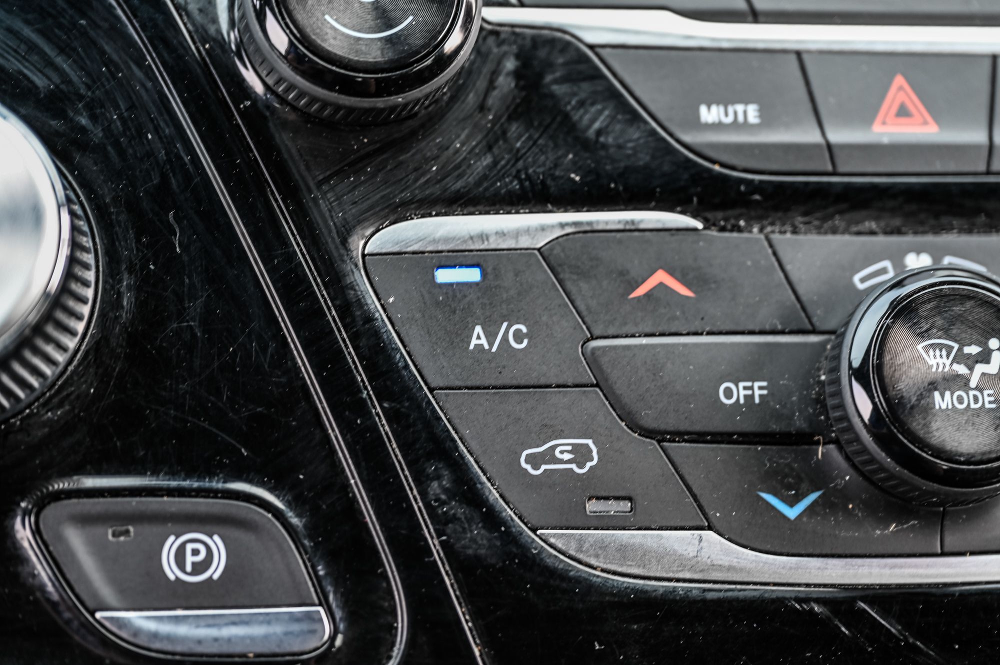 2020 Chrysler Pacifica Hybrid in Dollard-des-Ormeaux, Quebec