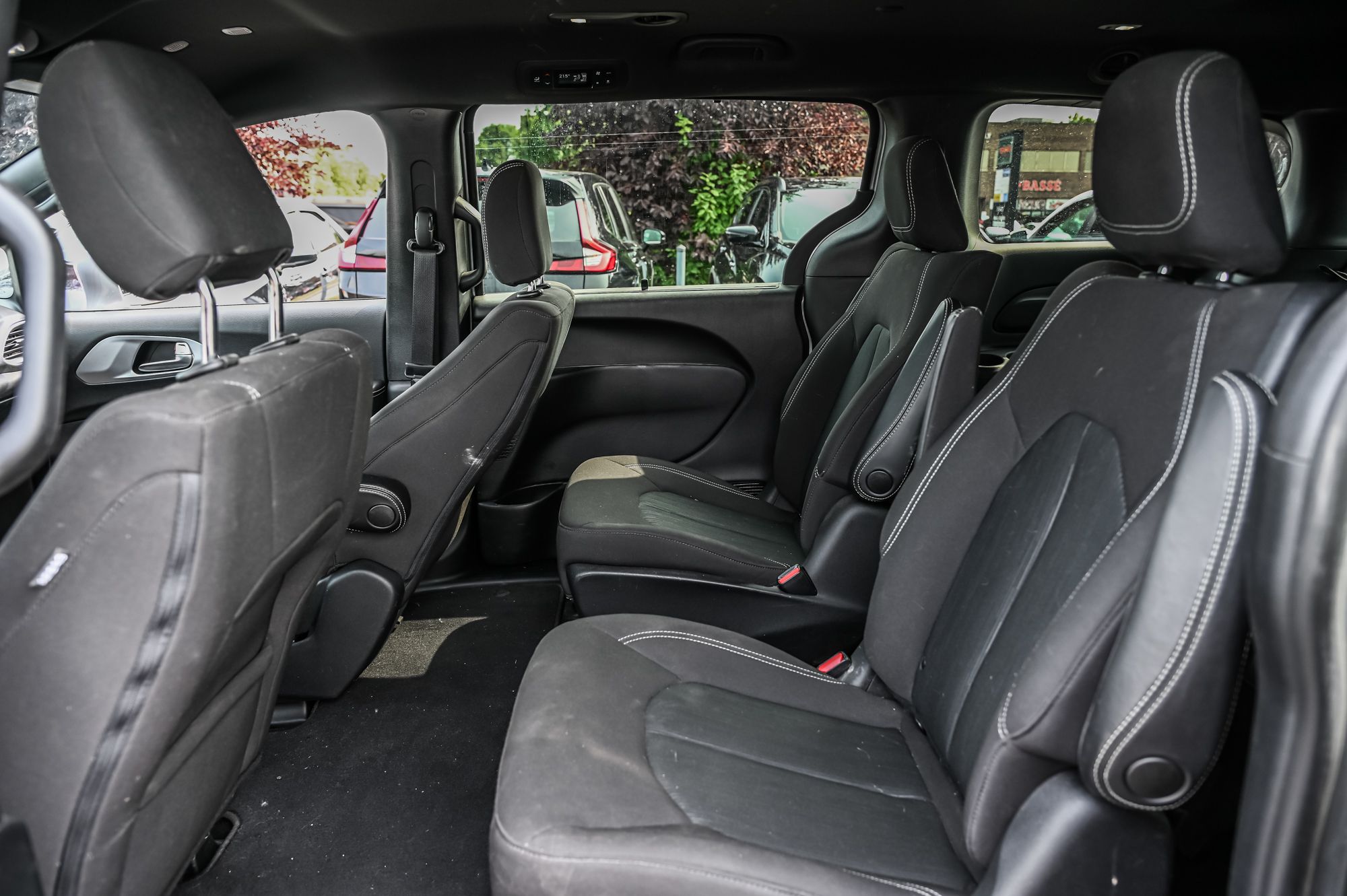 2020 Chrysler Pacifica Hybrid in Dollard-des-Ormeaux, Quebec