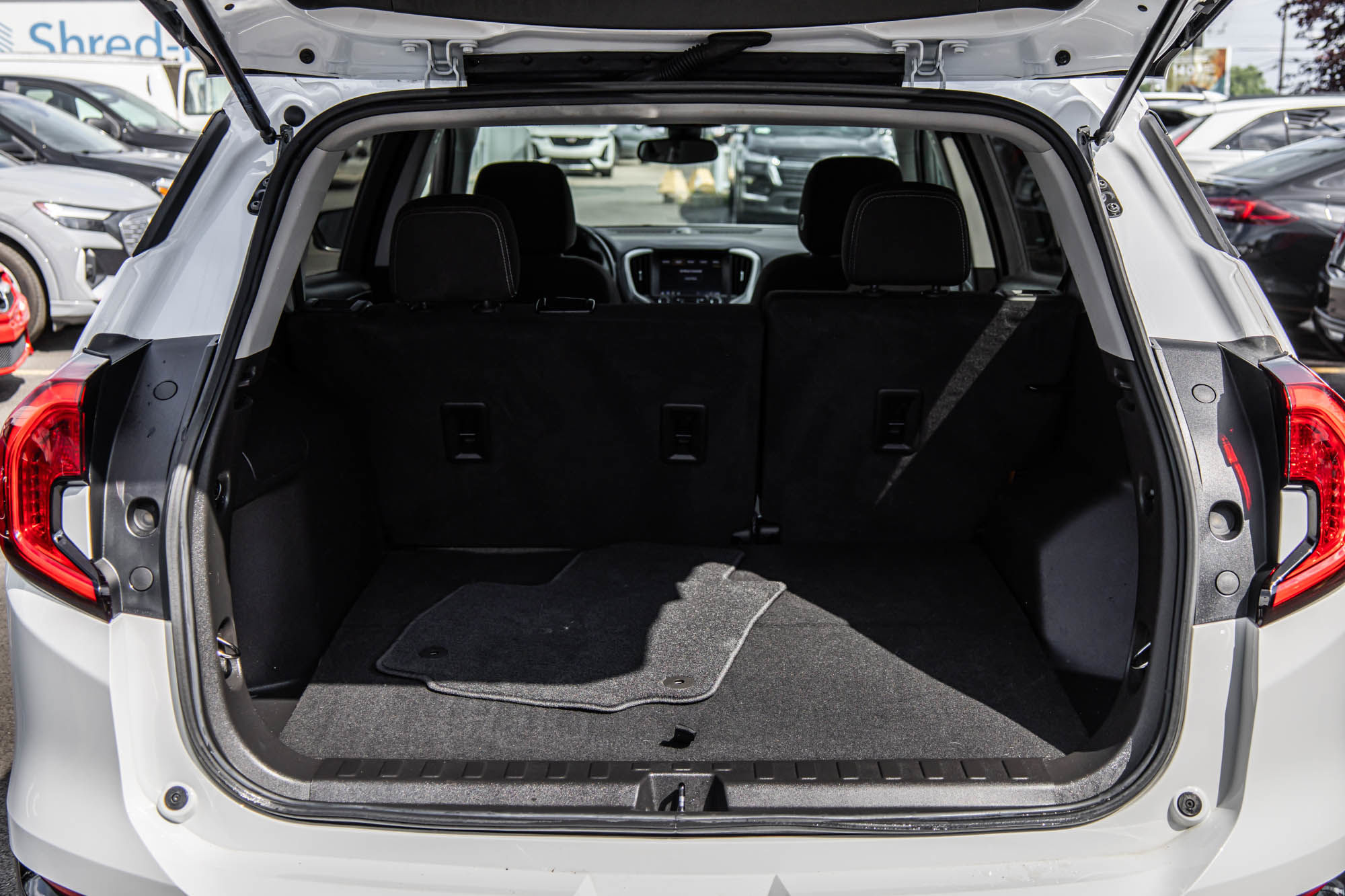 2022 GMC Terrain in Dollard-des-Ormeaux, Quebec