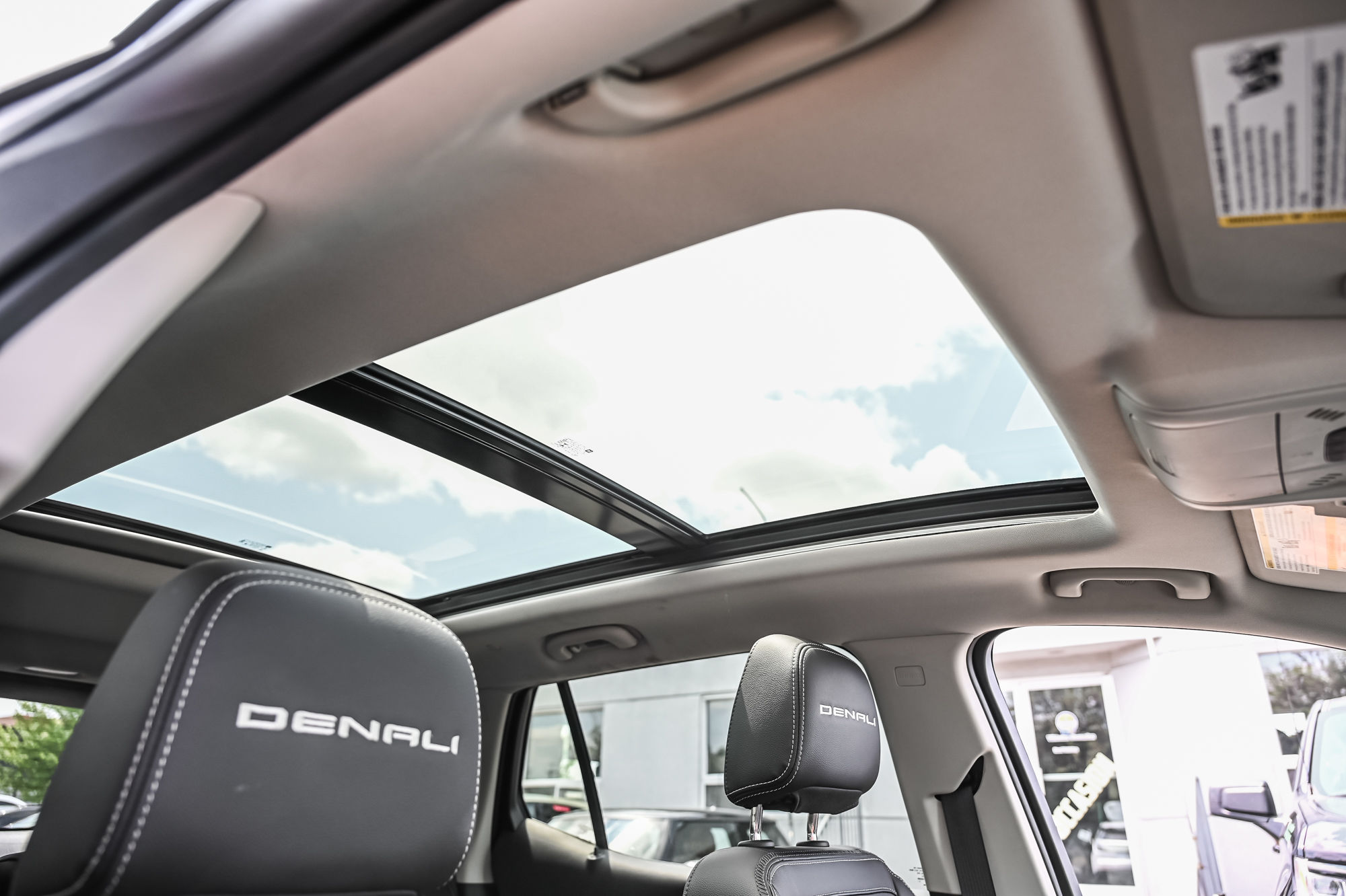 2023 GMC Terrain in Dollard-des-Ormeaux, Quebec