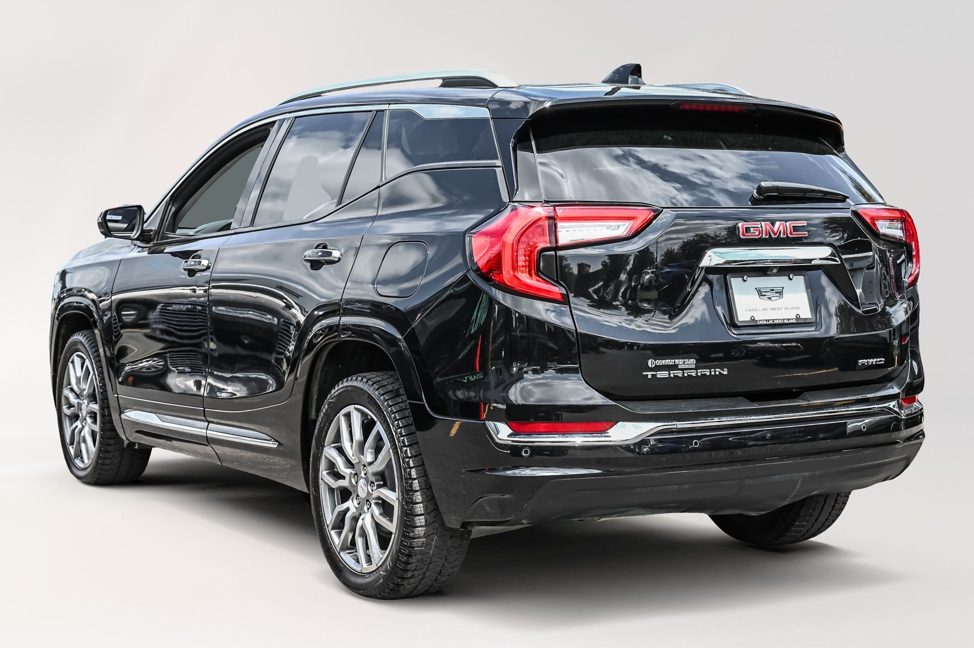 2023 GMC Terrain in Dollard-des-Ormeaux, Quebec