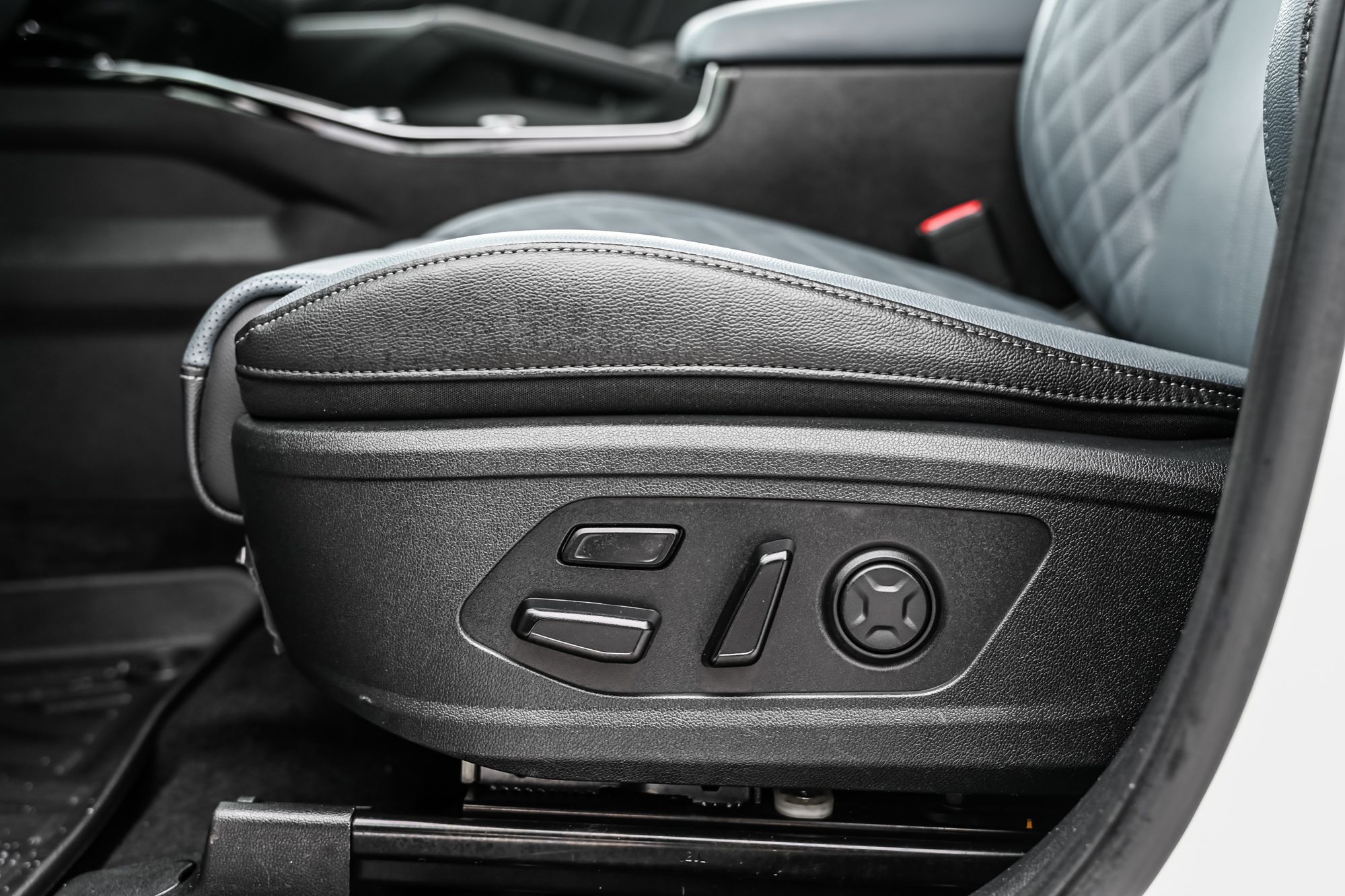 Kia Sorento Hybrid  2025 à Dollard-des-Ormeaux, Québec