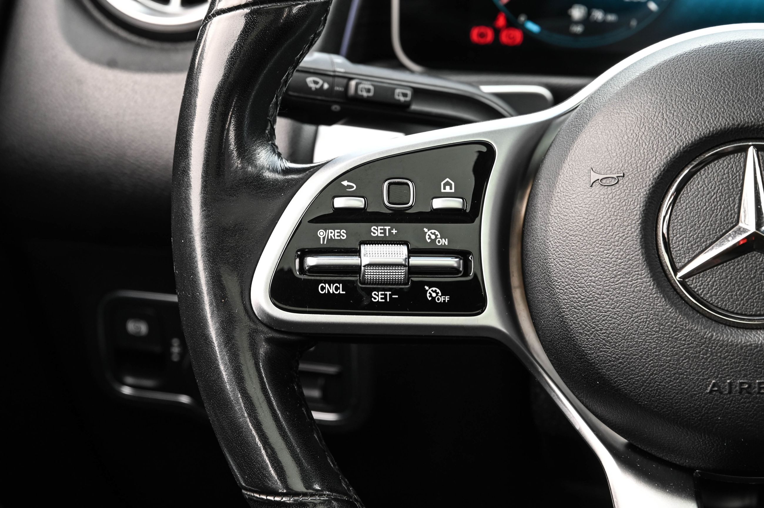 2021 Mercedes-Benz GLB in Dollard-des-Ormeaux, Quebec