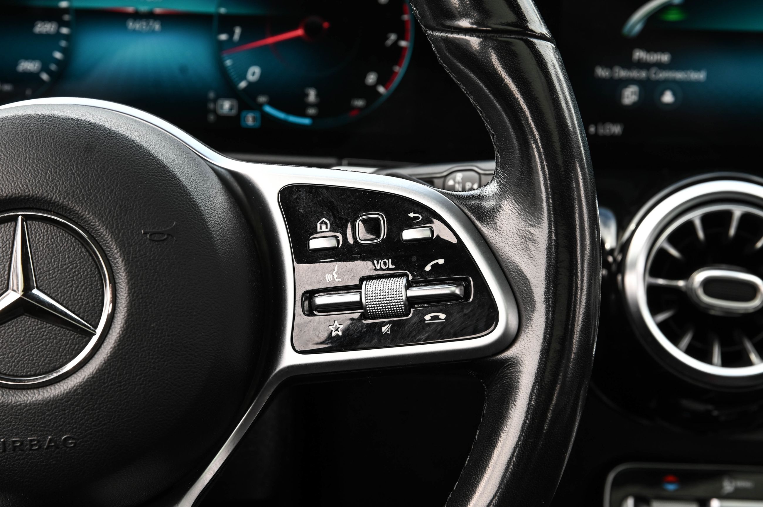 2021 Mercedes-Benz GLB in Dollard-des-Ormeaux, Quebec