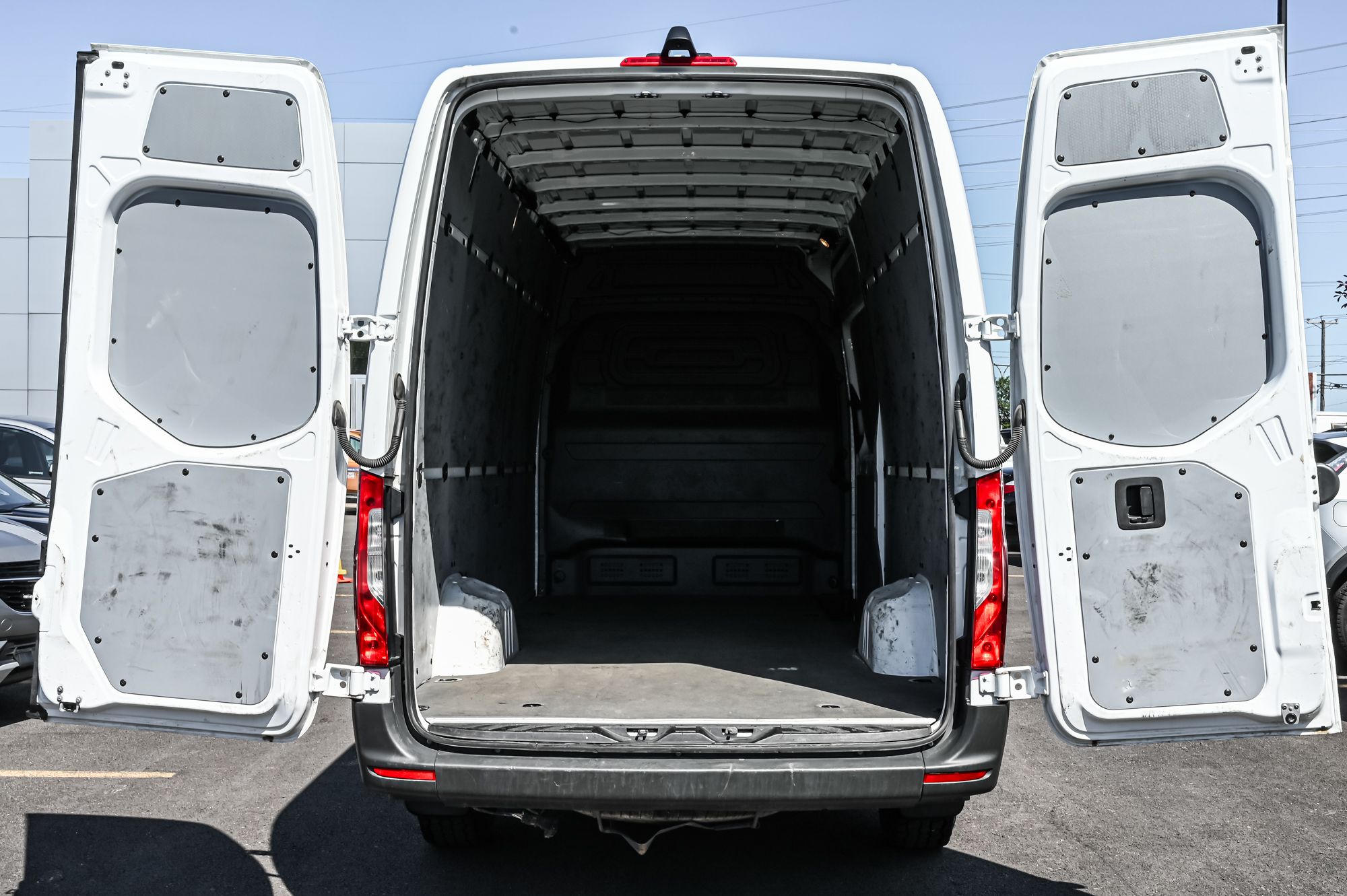 2022 Mercedes-Benz Sprinter Cargo Van in Dollard-des-Ormeaux, Quebec