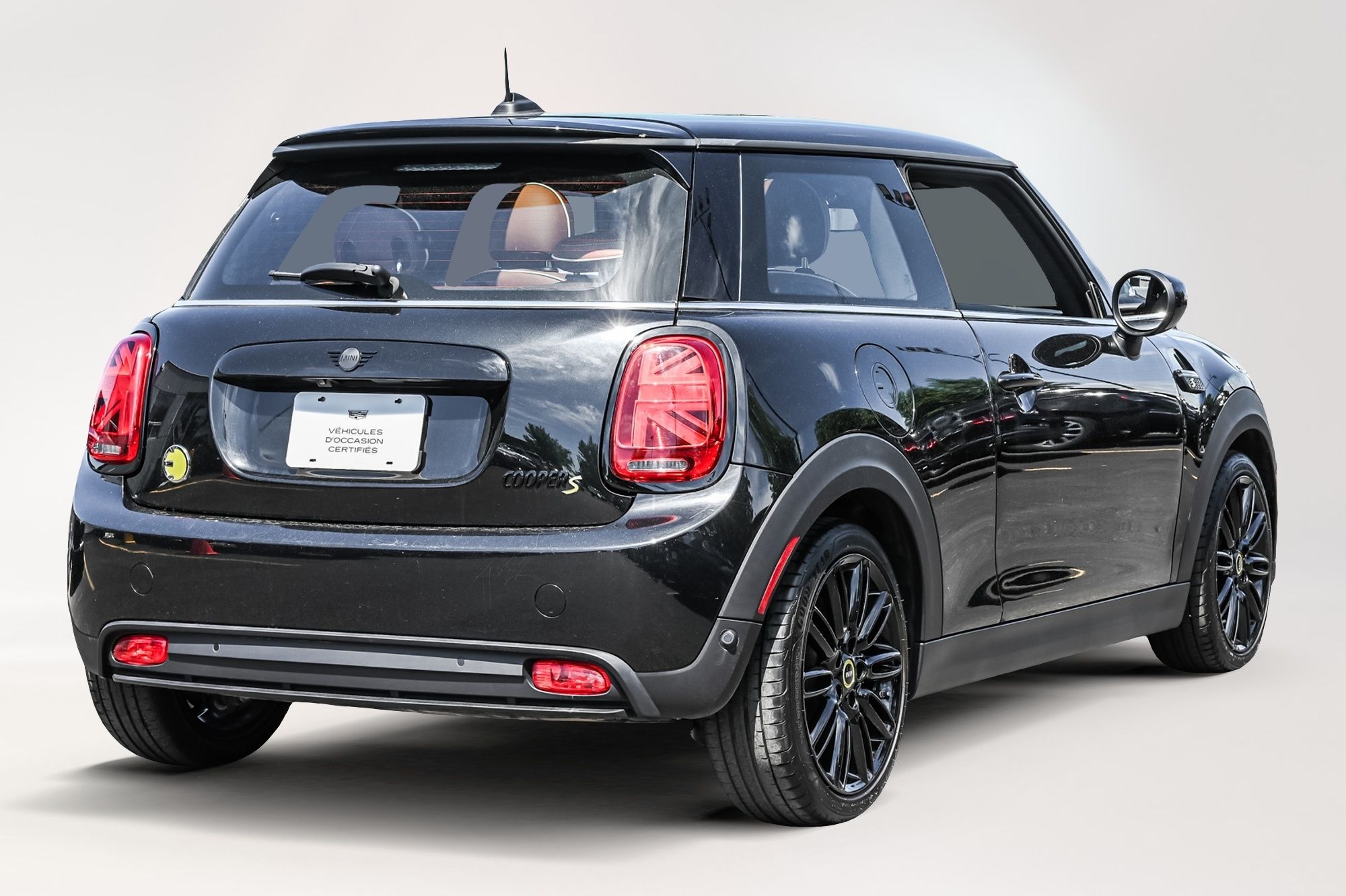 2024 MINI 3 Door in Dollard-des-Ormeaux, Quebec