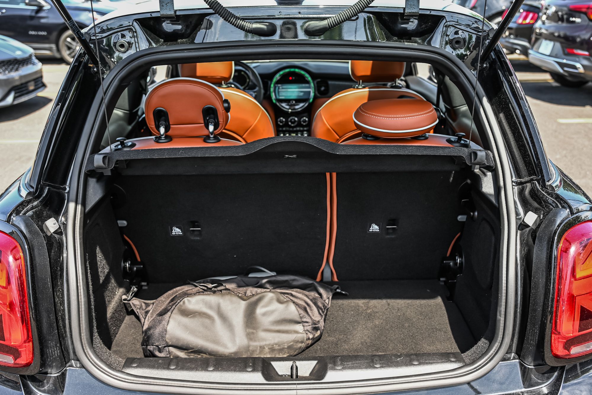2024 MINI 3 Door in Dollard-des-Ormeaux, Quebec