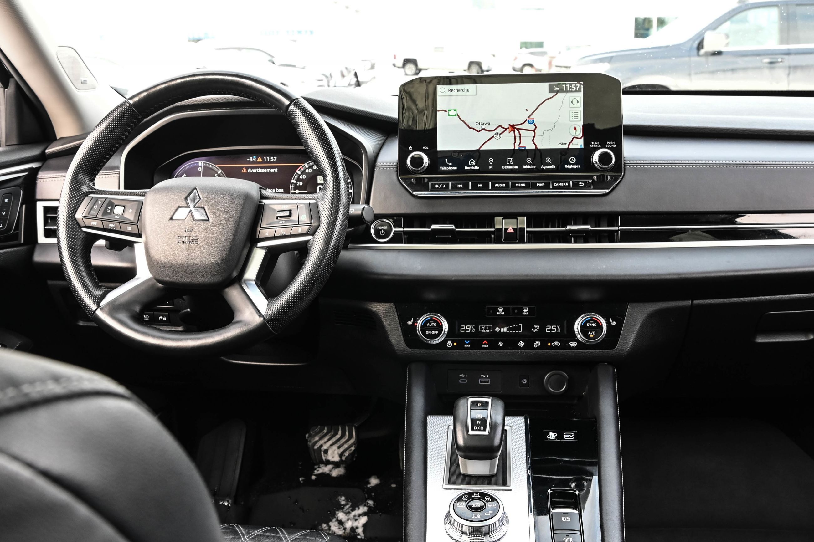 Mitsubishi Outlander PHEV  2024 à Dollard-des-Ormeaux, Québec