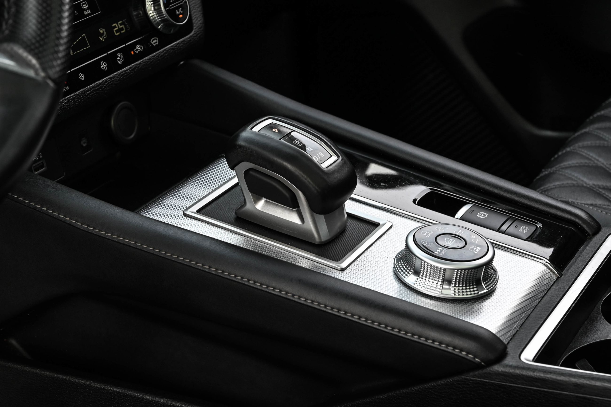 Mitsubishi Outlander PHEV  2024 à Dollard-des-Ormeaux, Québec