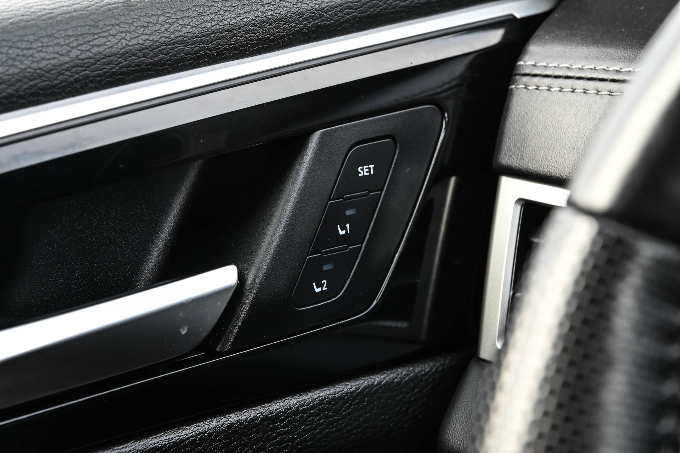 Mitsubishi Outlander PHEV  2024 à Dollard-des-Ormeaux, Québec