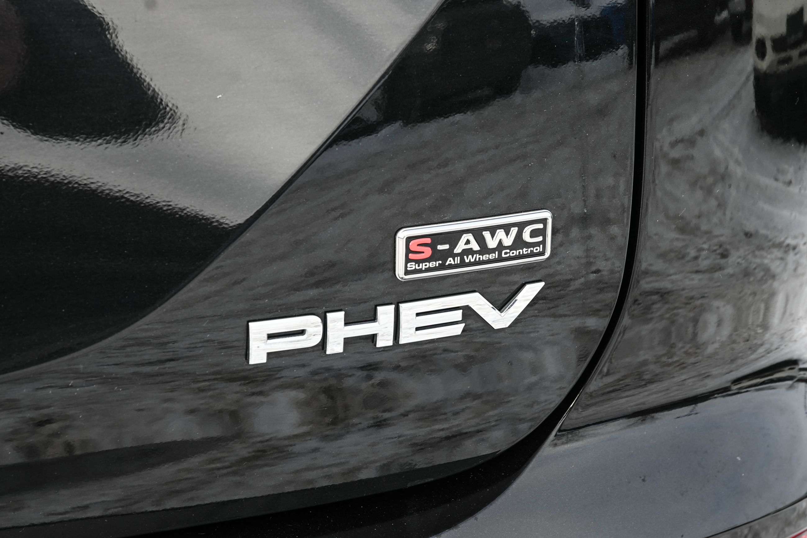 Mitsubishi Outlander PHEV  2024 à Dollard-des-Ormeaux, Québec