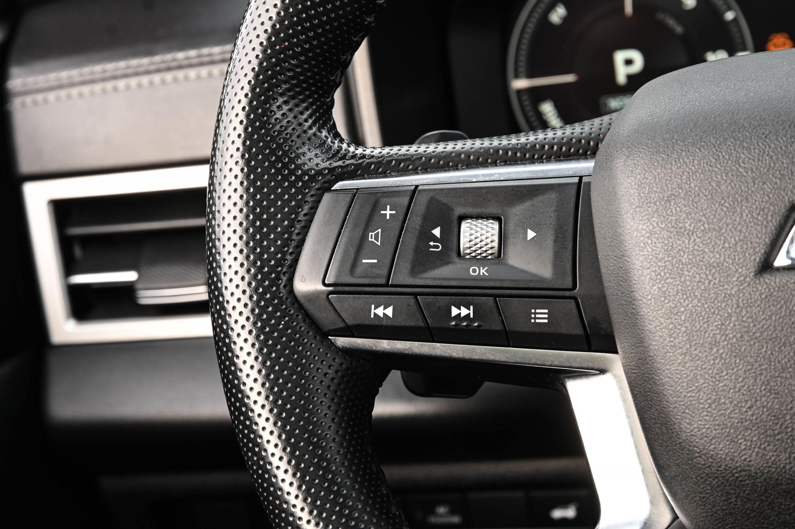 Mitsubishi Outlander PHEV  2024 à Dollard-des-Ormeaux, Québec