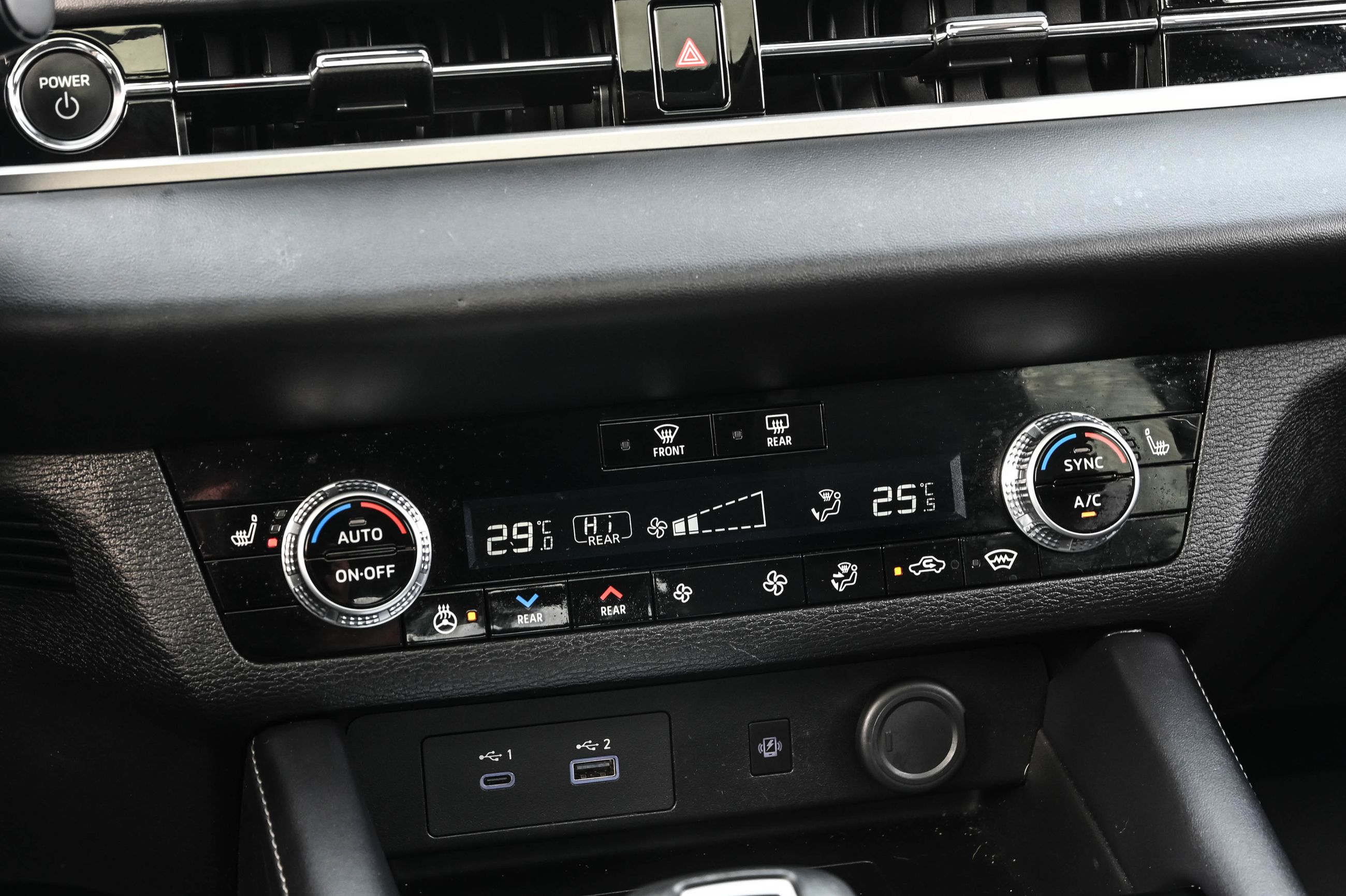 Mitsubishi Outlander PHEV  2024 à Dollard-des-Ormeaux, Québec