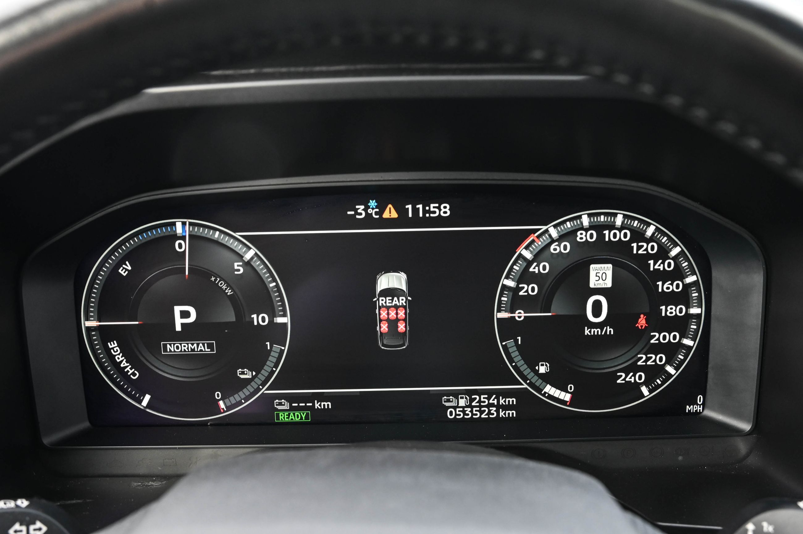 Mitsubishi Outlander PHEV  2024 à Dollard-des-Ormeaux, Québec