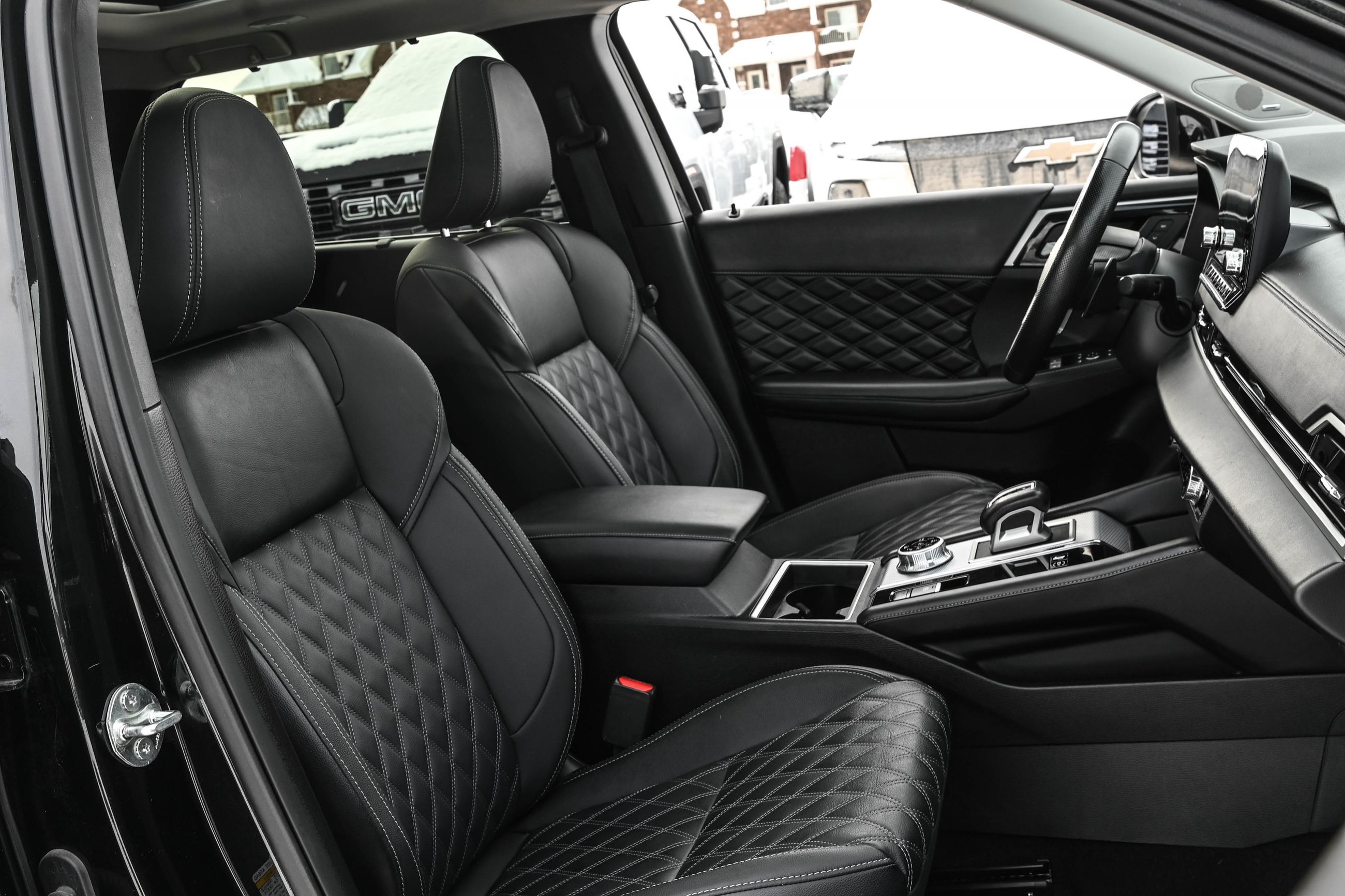 Mitsubishi Outlander PHEV  2024 à Dollard-des-Ormeaux, Québec