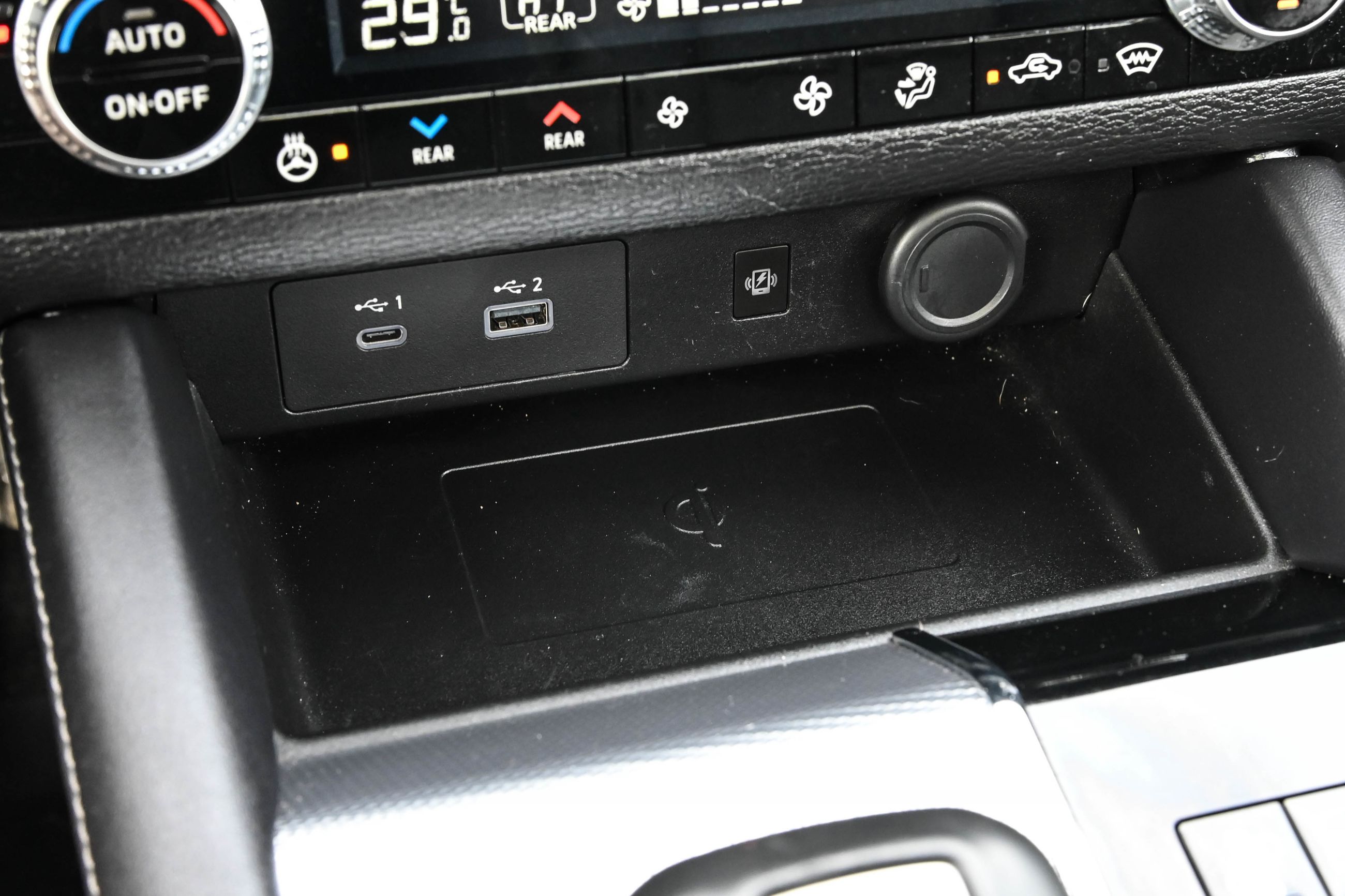 Mitsubishi Outlander PHEV  2024 à Dollard-des-Ormeaux, Québec