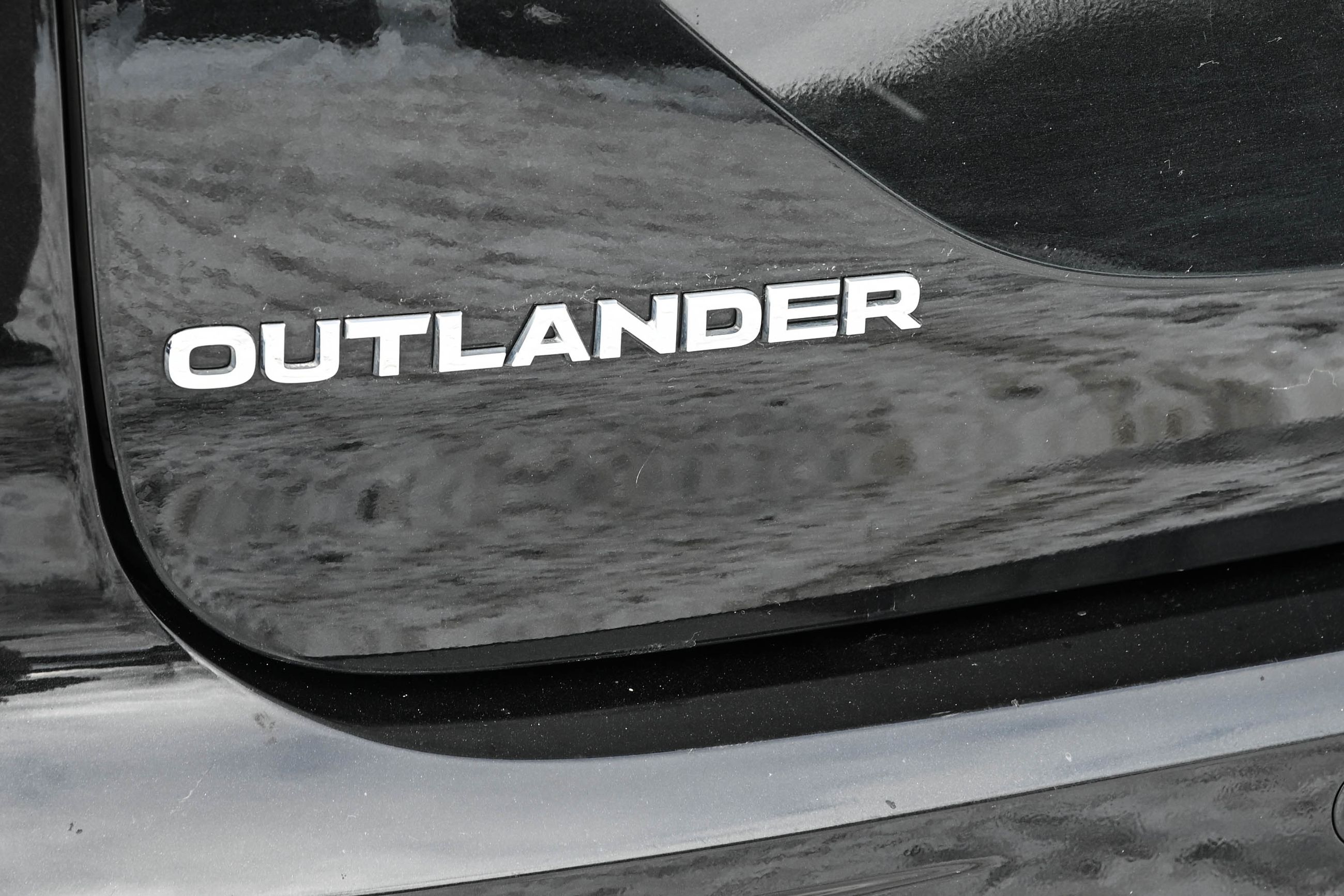 Mitsubishi Outlander PHEV  2024 à Dollard-des-Ormeaux, Québec