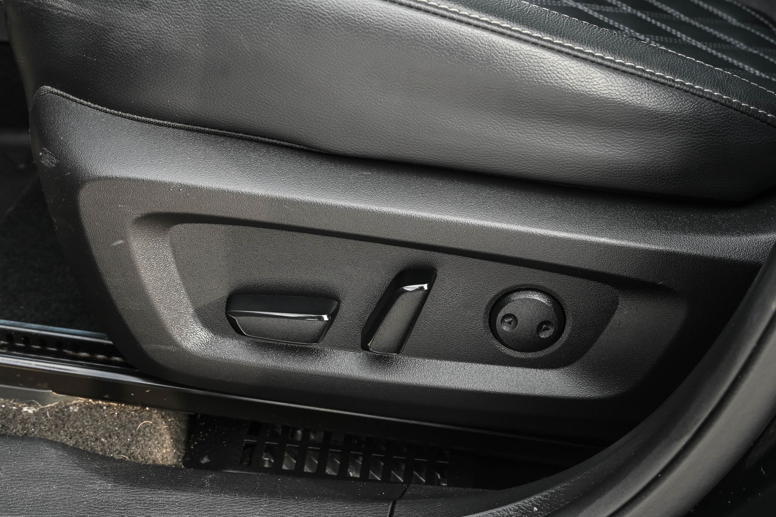 Mitsubishi Outlander PHEV  2024 à Dollard-des-Ormeaux, Québec