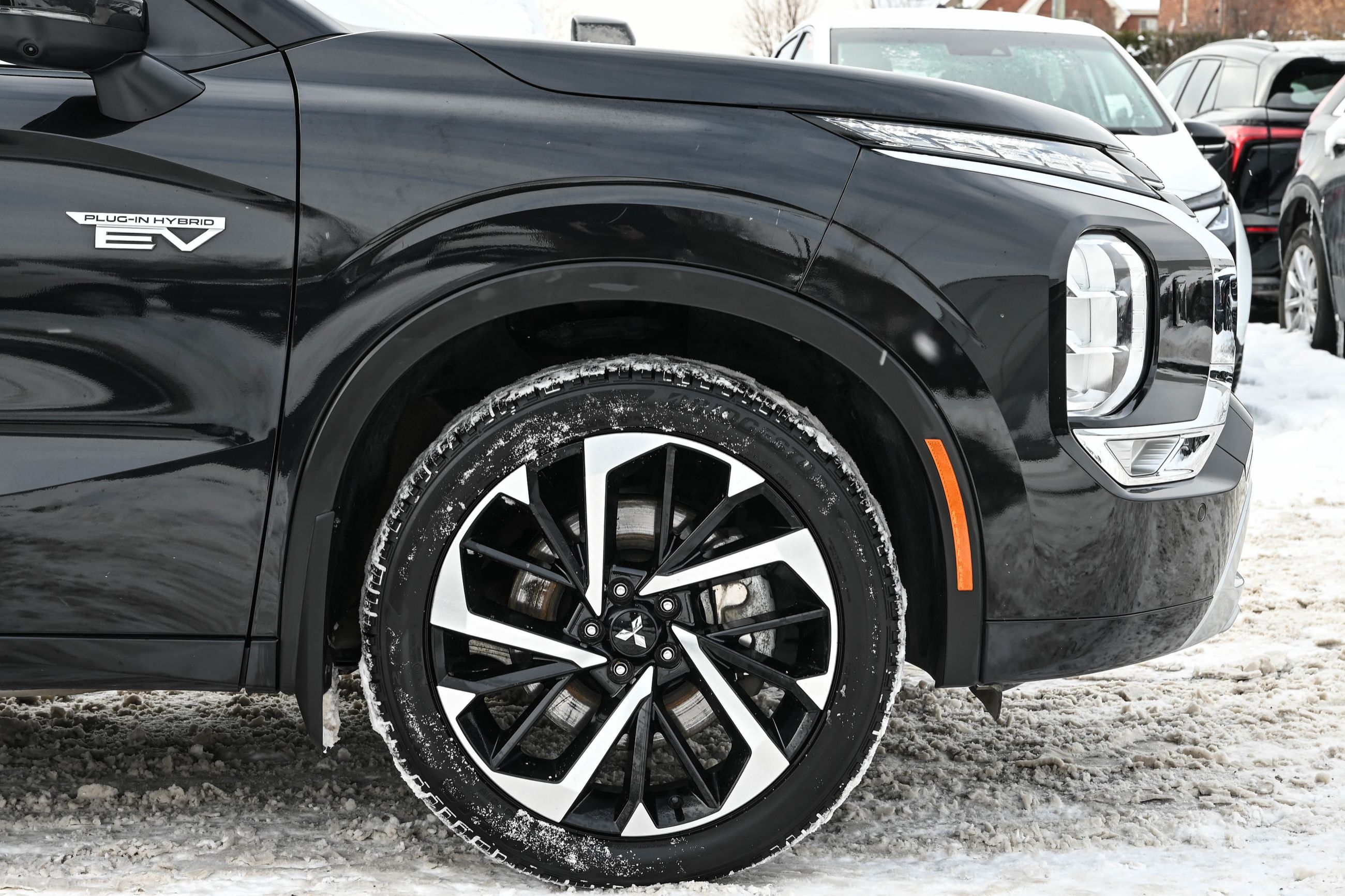 Mitsubishi Outlander PHEV  2024 à Dollard-des-Ormeaux, Québec