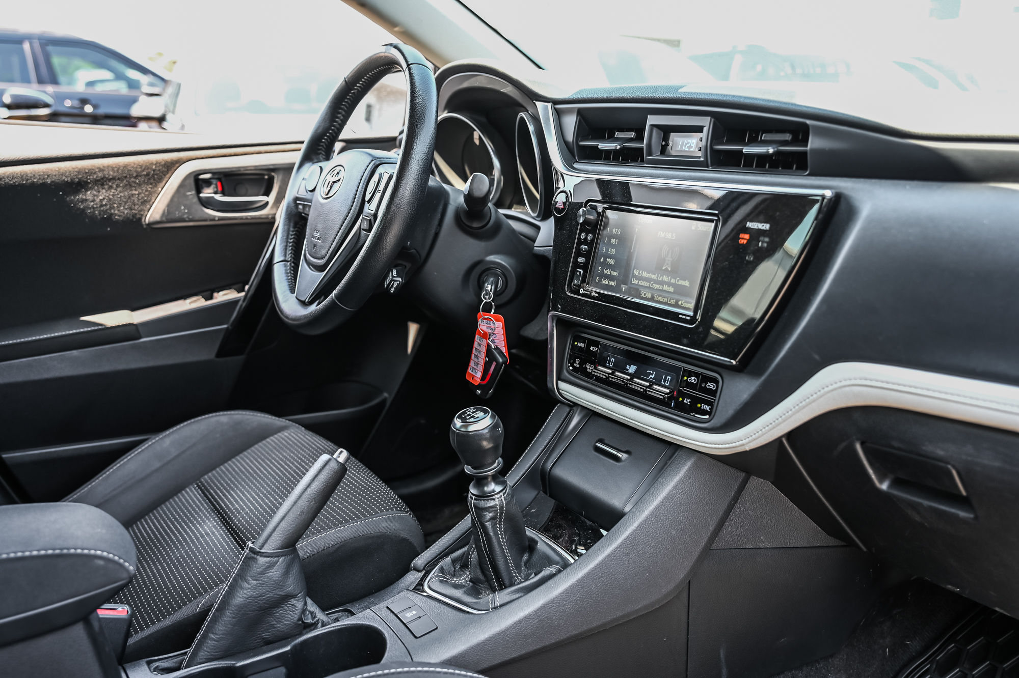 Toyota Corolla iM  2017 à Dollard-des-Ormeaux, Québec