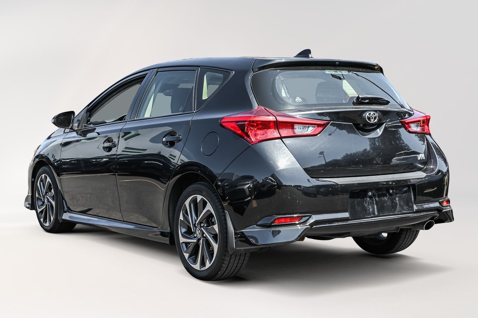 Toyota Corolla iM  2017 à Dollard-des-Ormeaux, Québec