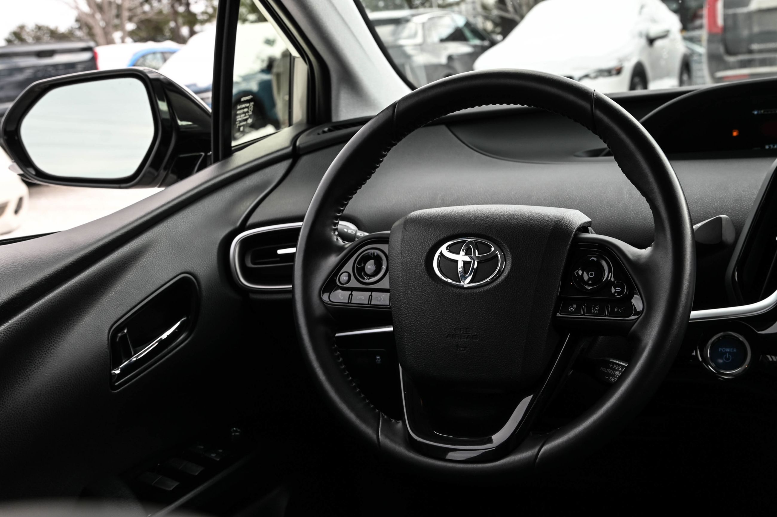 2020 Toyota Prius Prime in Dollard-des-Ormeaux, Quebec