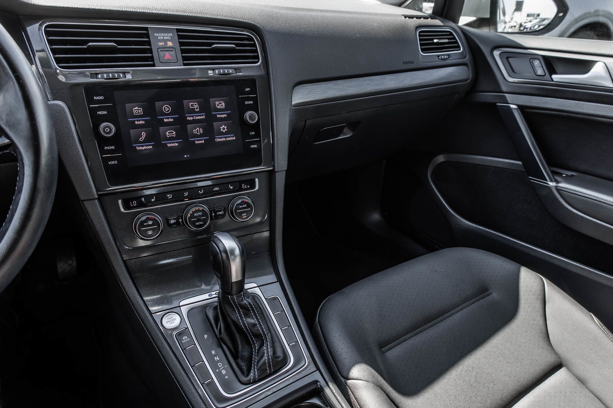 2020 Volkswagen E-Golf in Dollard-des-Ormeaux, Quebec