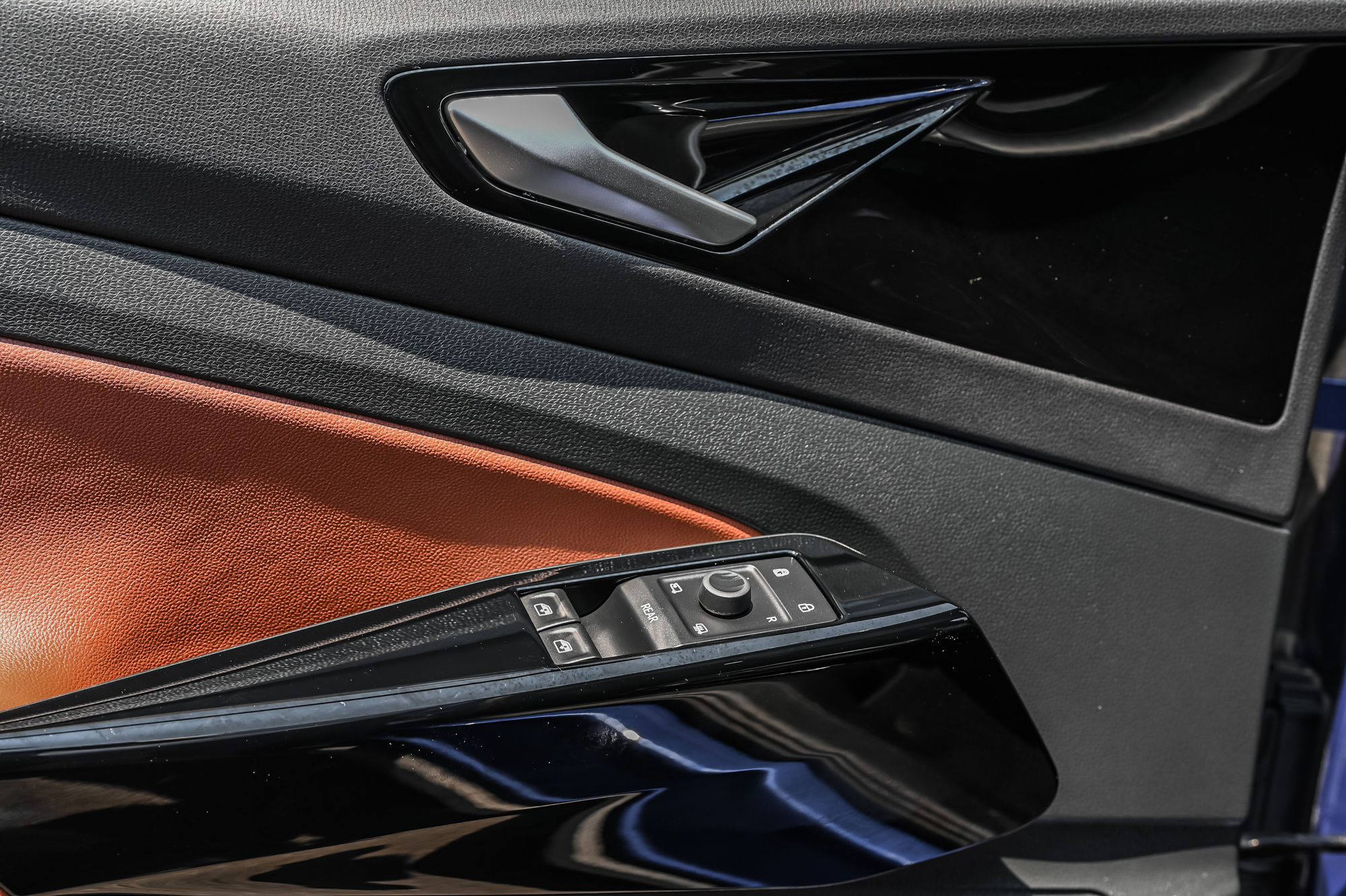 2022 Volkswagen ID.4 in Dollard-des-Ormeaux, Quebec