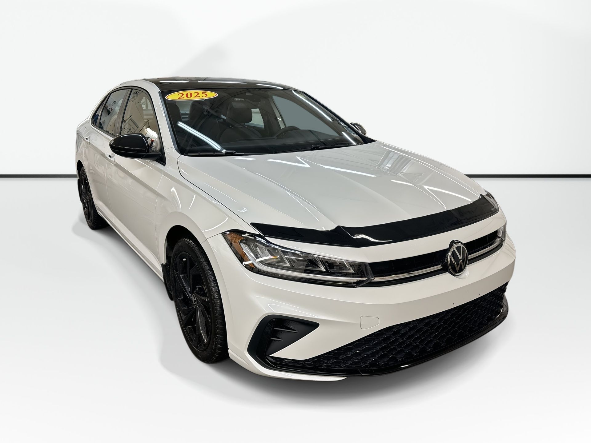 2025 Volkswagen Jetta Comfortline | Roof | Cam | USB | HtdSeats