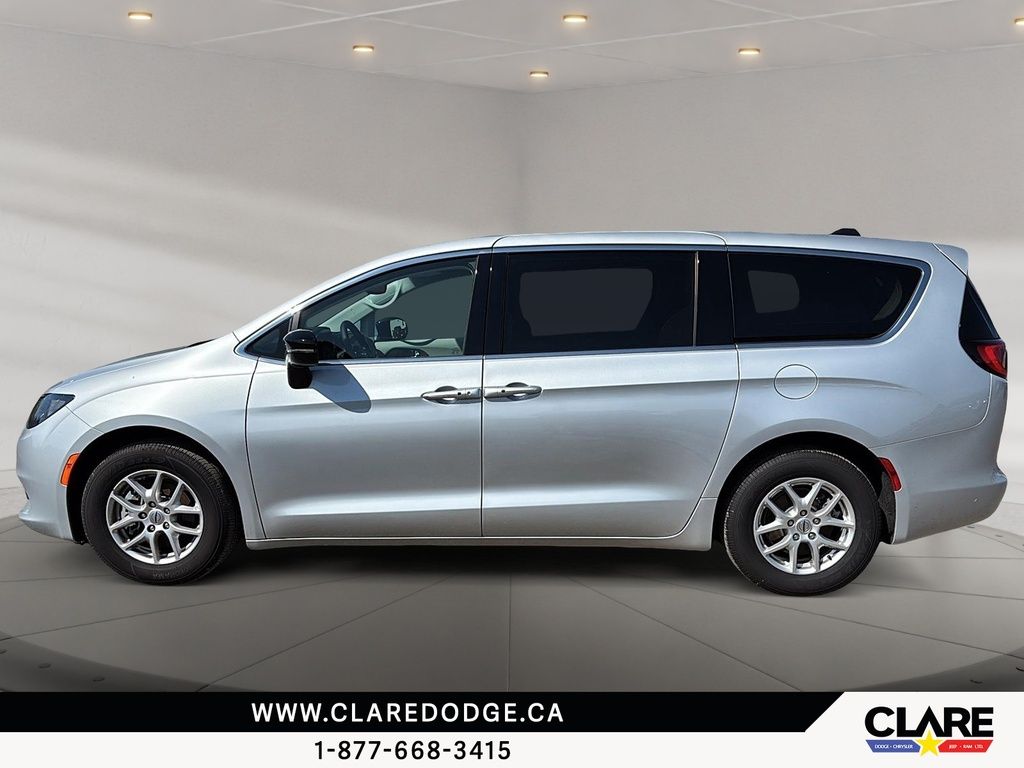 Photo 2024 Chrysler Grand Caravan SXT #7